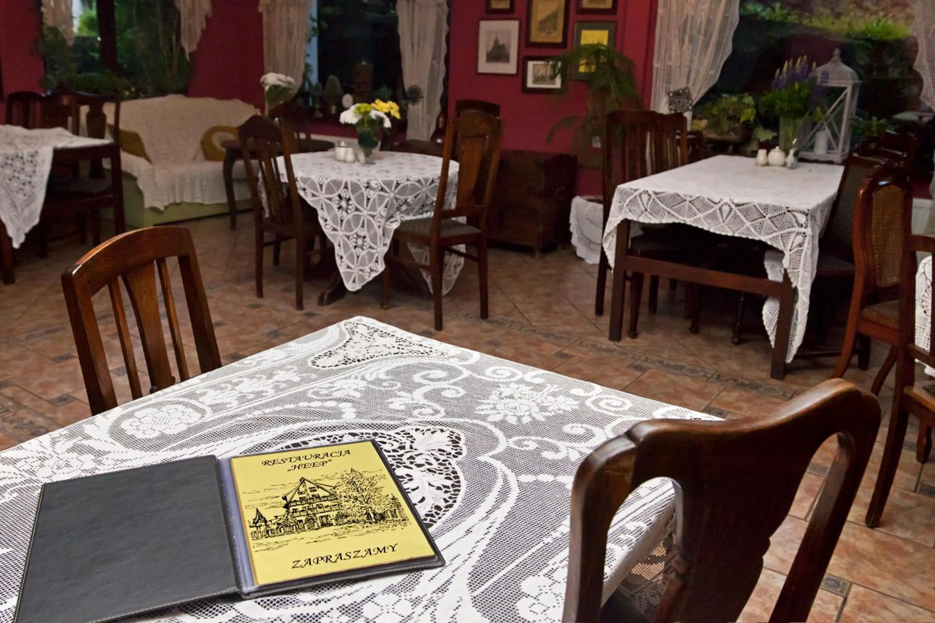 Restaurant/places to eat in Dom wczasowy HEEP