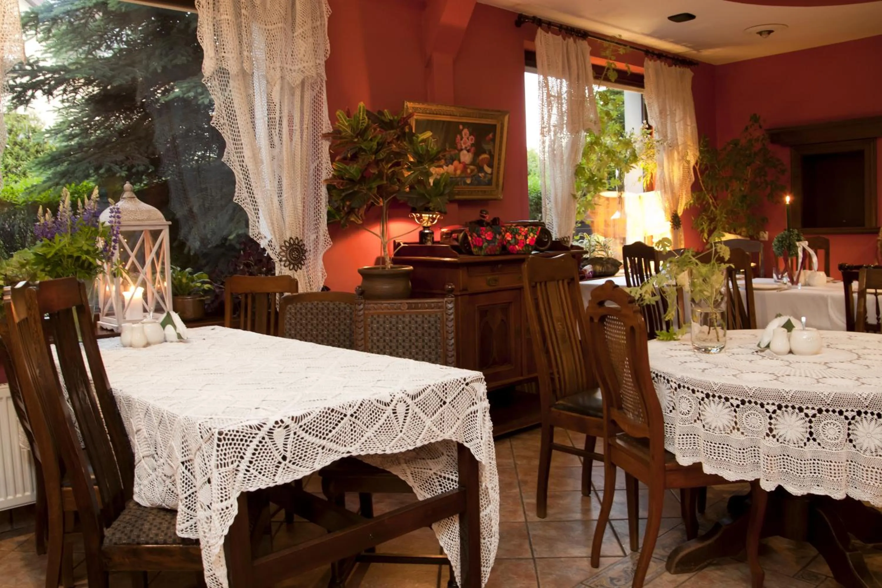 Restaurant/places to eat in Dom wczasowy HEEP