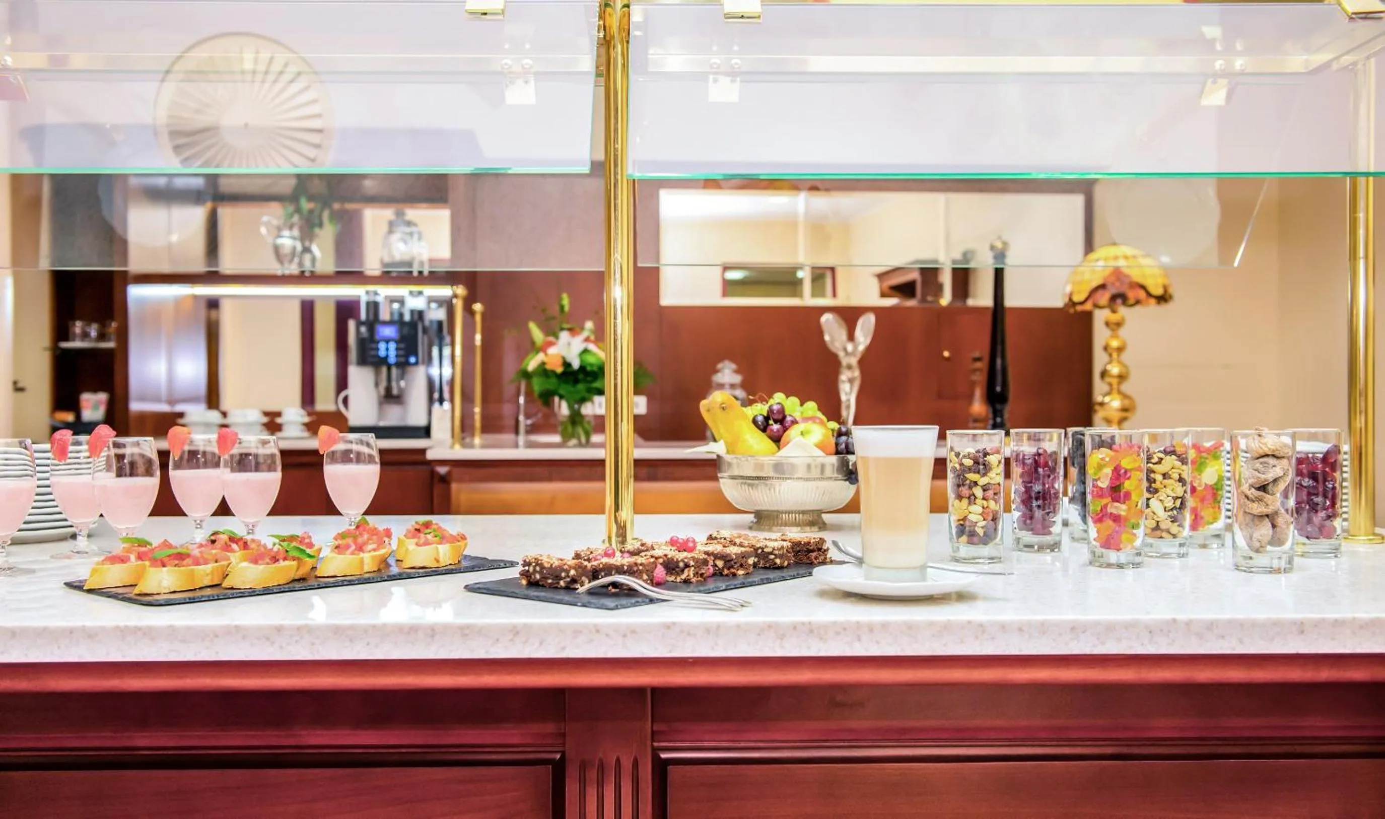 Food and drinks in Bellevue Rheinhotel