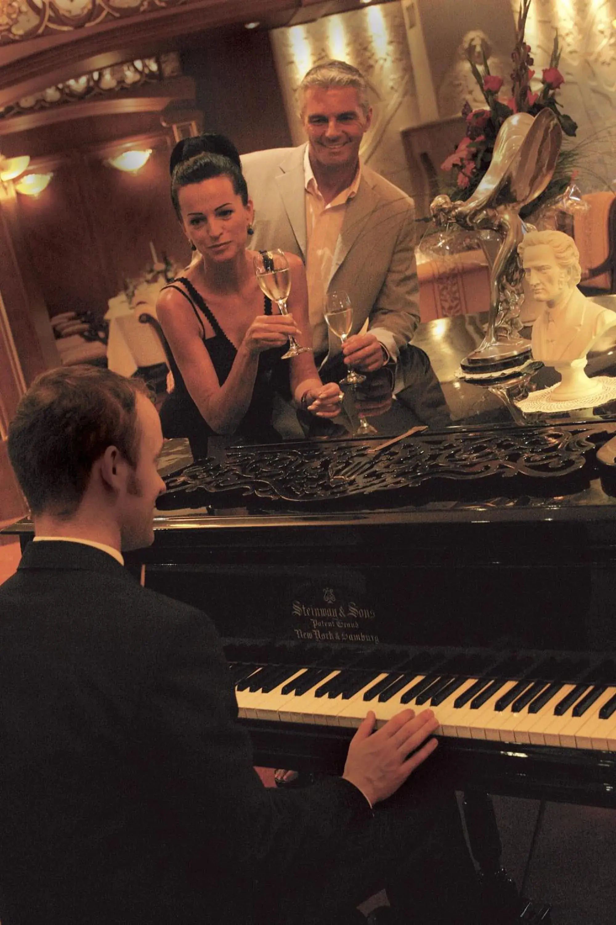 Restaurant/places to eat in Bellevue Rheinhotel Restaurant/places to eat in Bellevue Rheinhotel