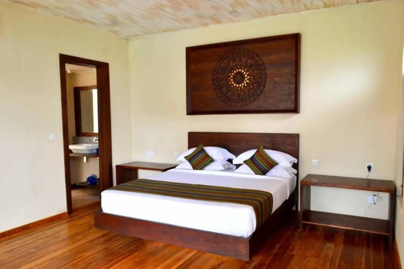 Bedroom, Bed in Guru Beach Resort