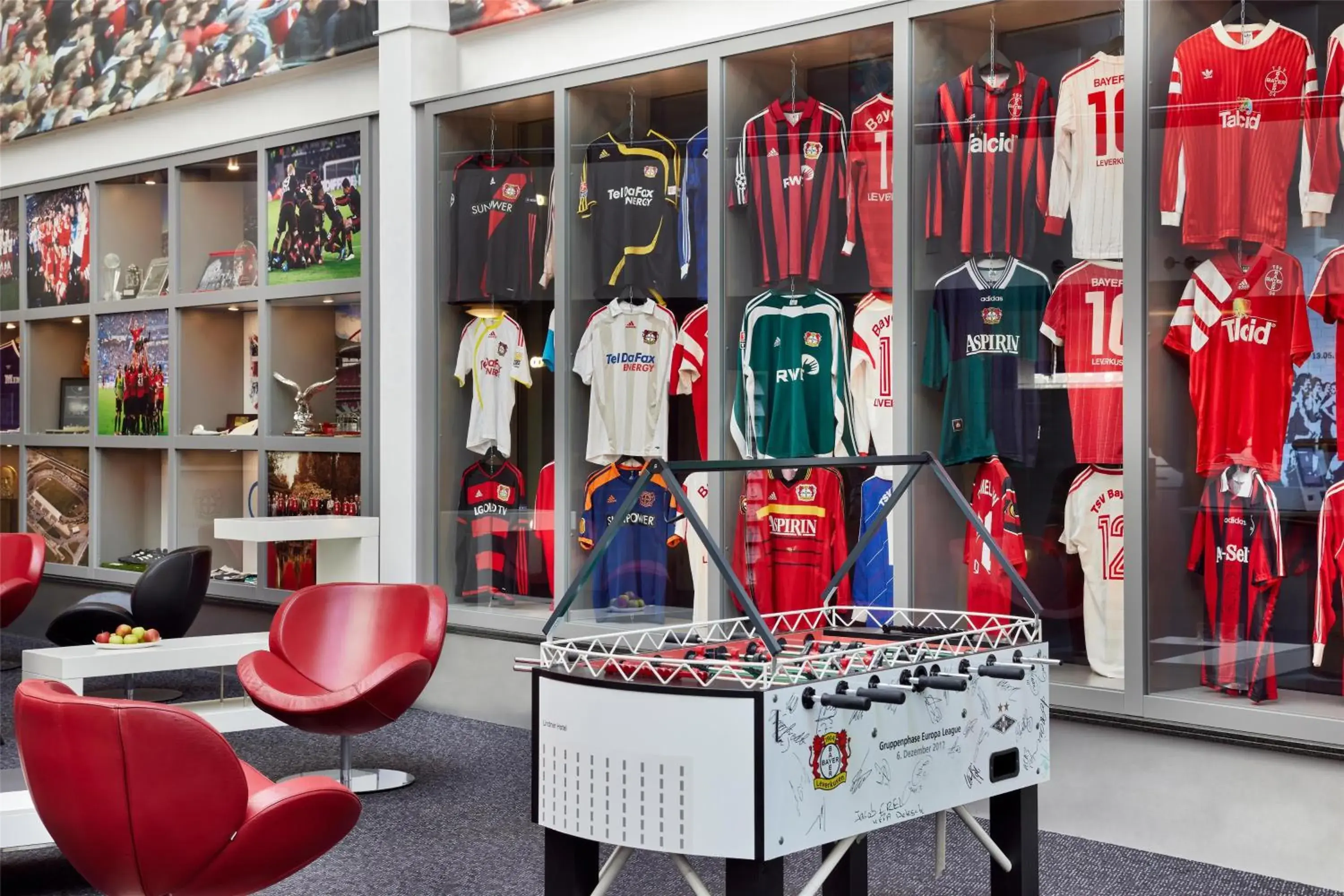 Lobby or reception in Lindner Hotel Leverkusen BayArena, part of JdV by Hyatt Lobby or reception in Lindner Hotel Leverkusen BayArena, part of JdV by Hyatt