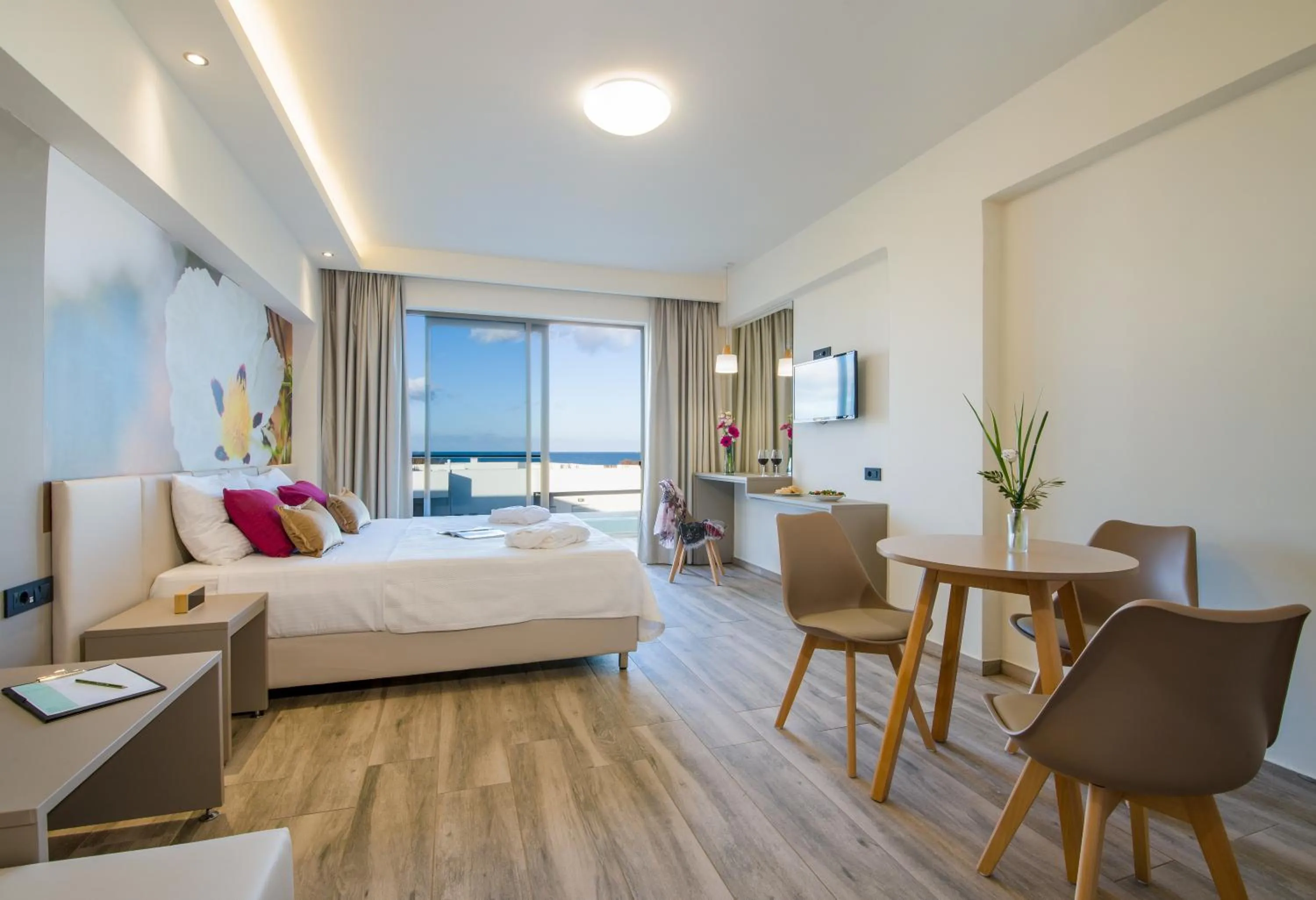 Photo of the whole room, Bed in Incognito Creta Luxury Suites and More