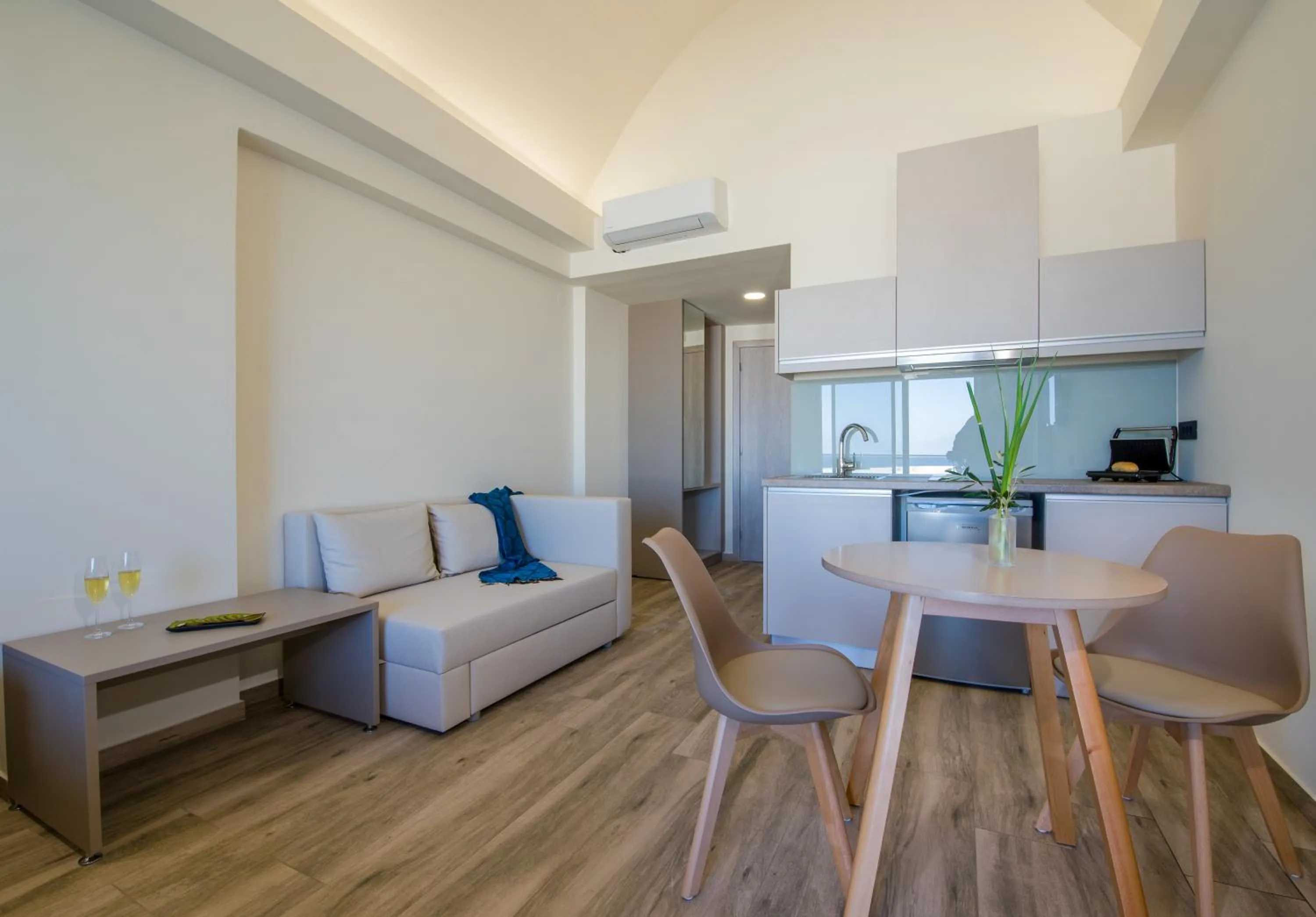 Seating area in Incognito Creta Luxury Suites and More