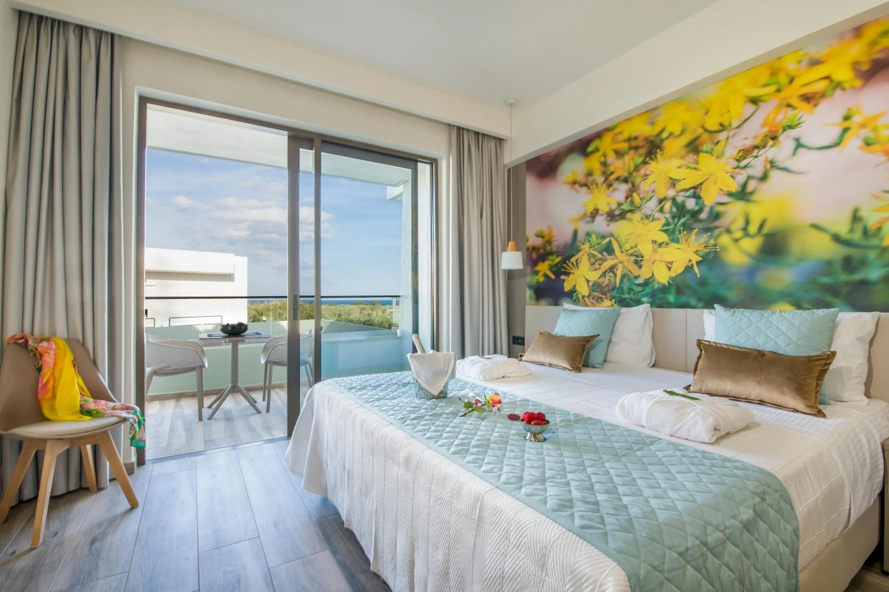 Balcony/Terrace, Bed in Incognito Creta Luxury Suites and More