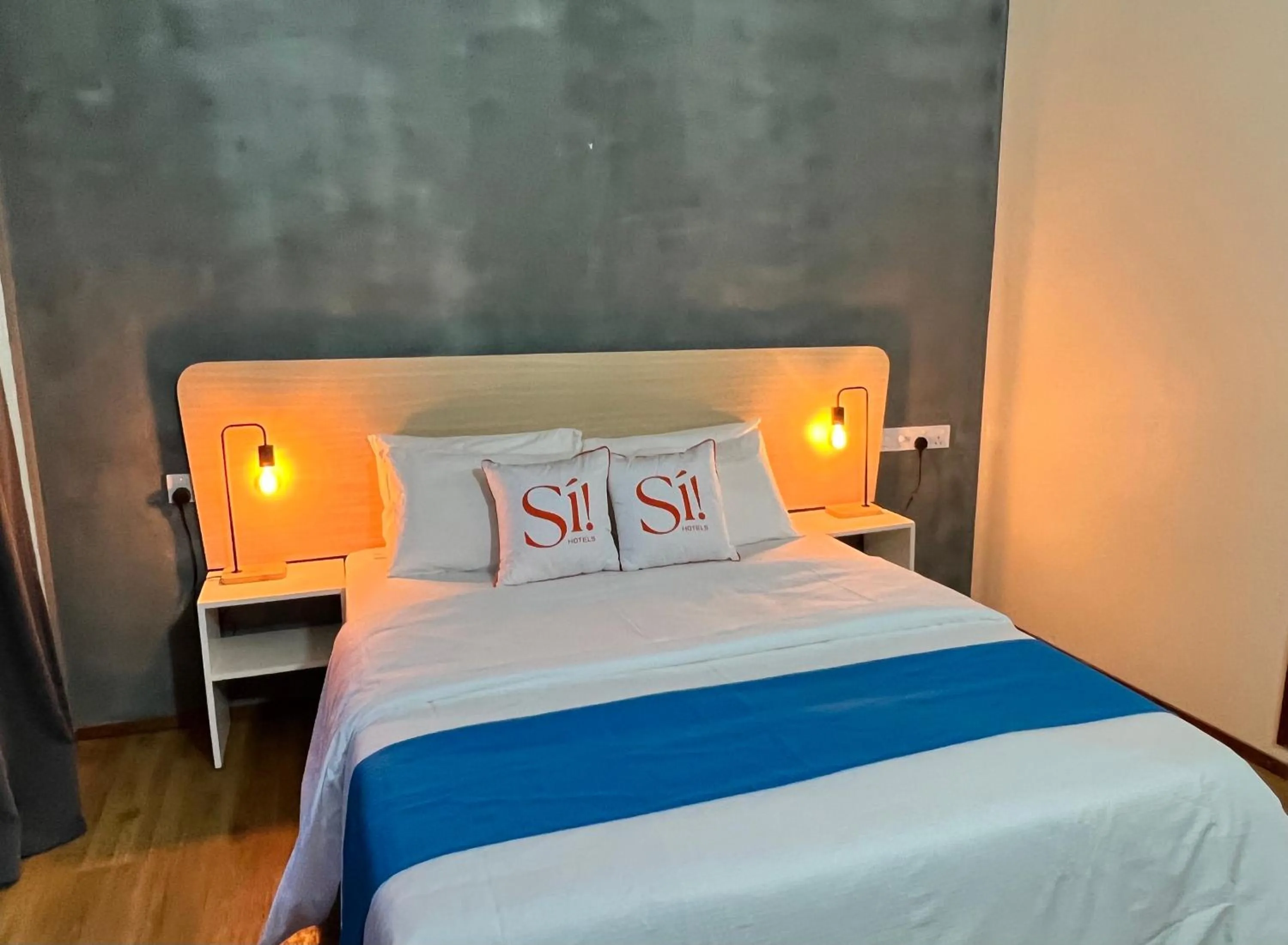 Bedroom, Bed in Si! Beach House