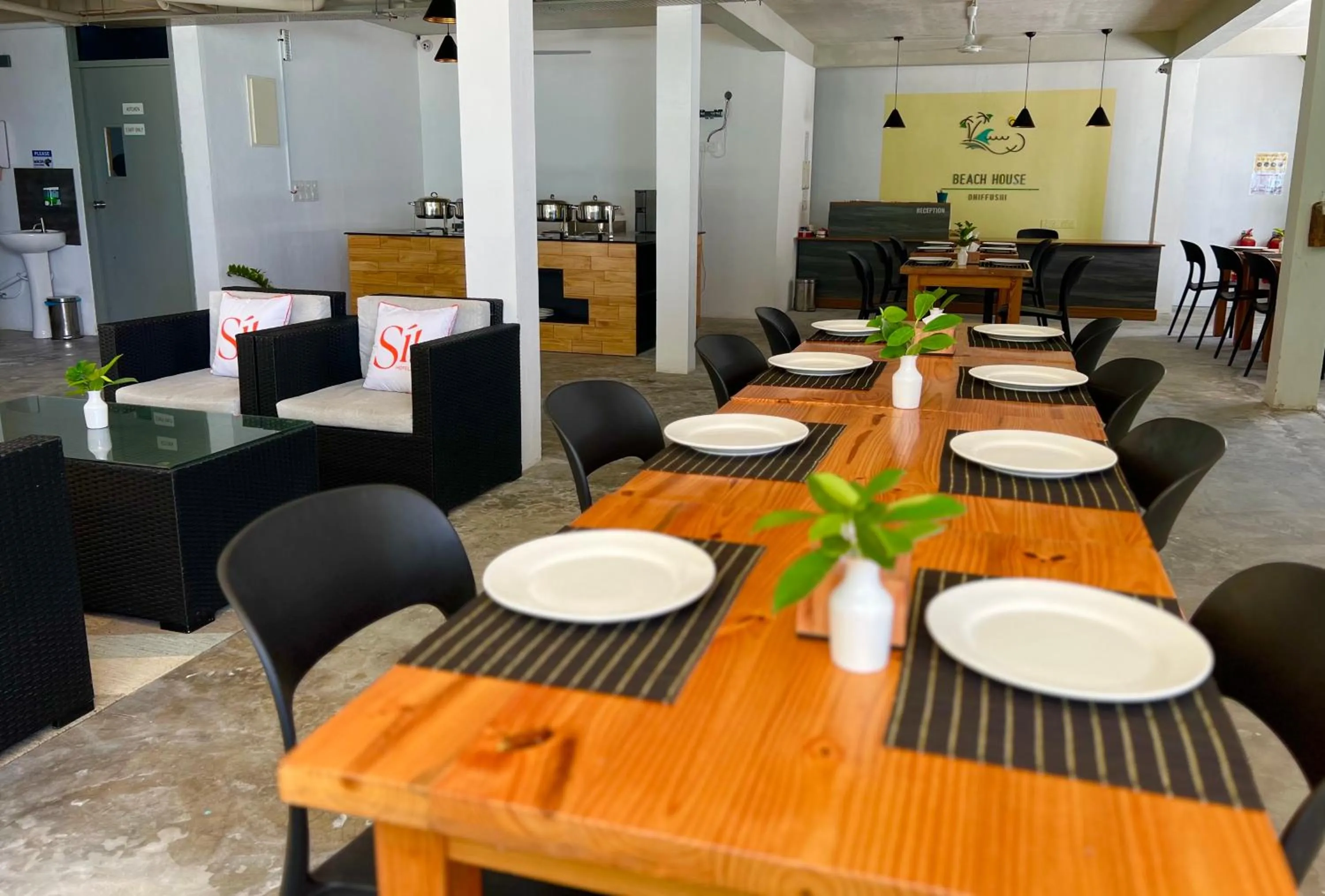 Restaurant/places to eat in Si! Beach House