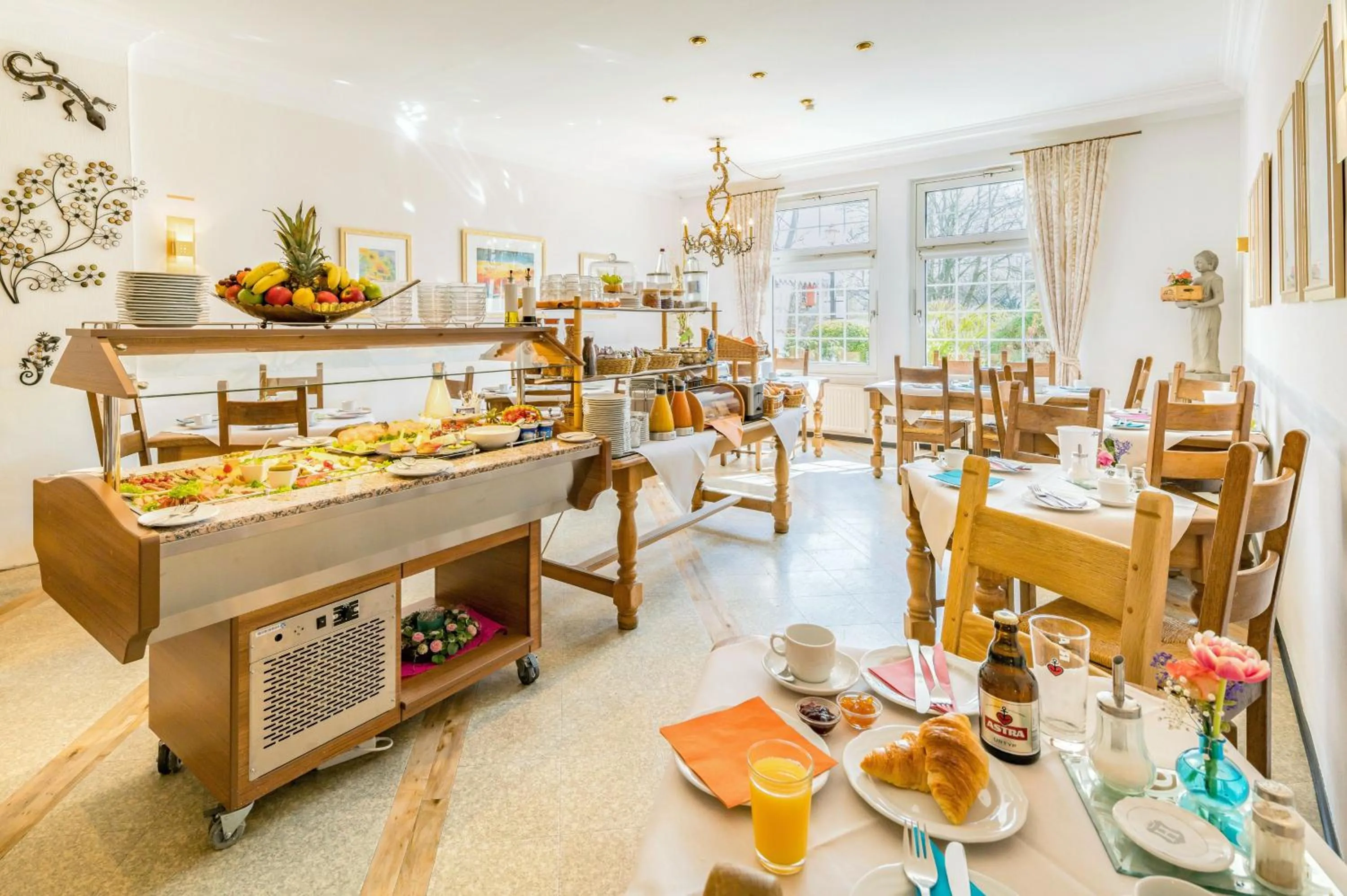 Lounge or bar in Airport Fashion Hotel