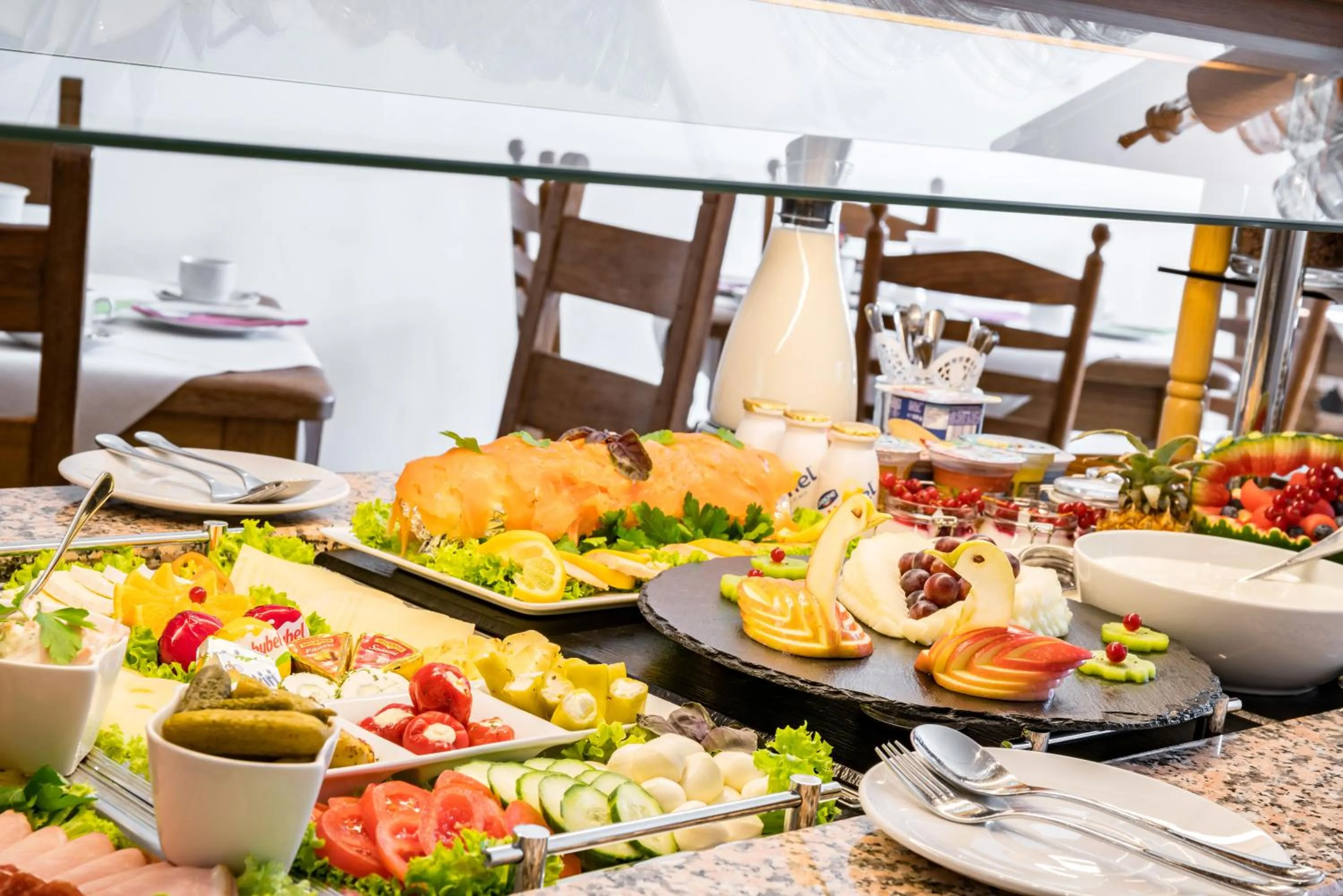 Food and drinks in Airport Fashion Hotel