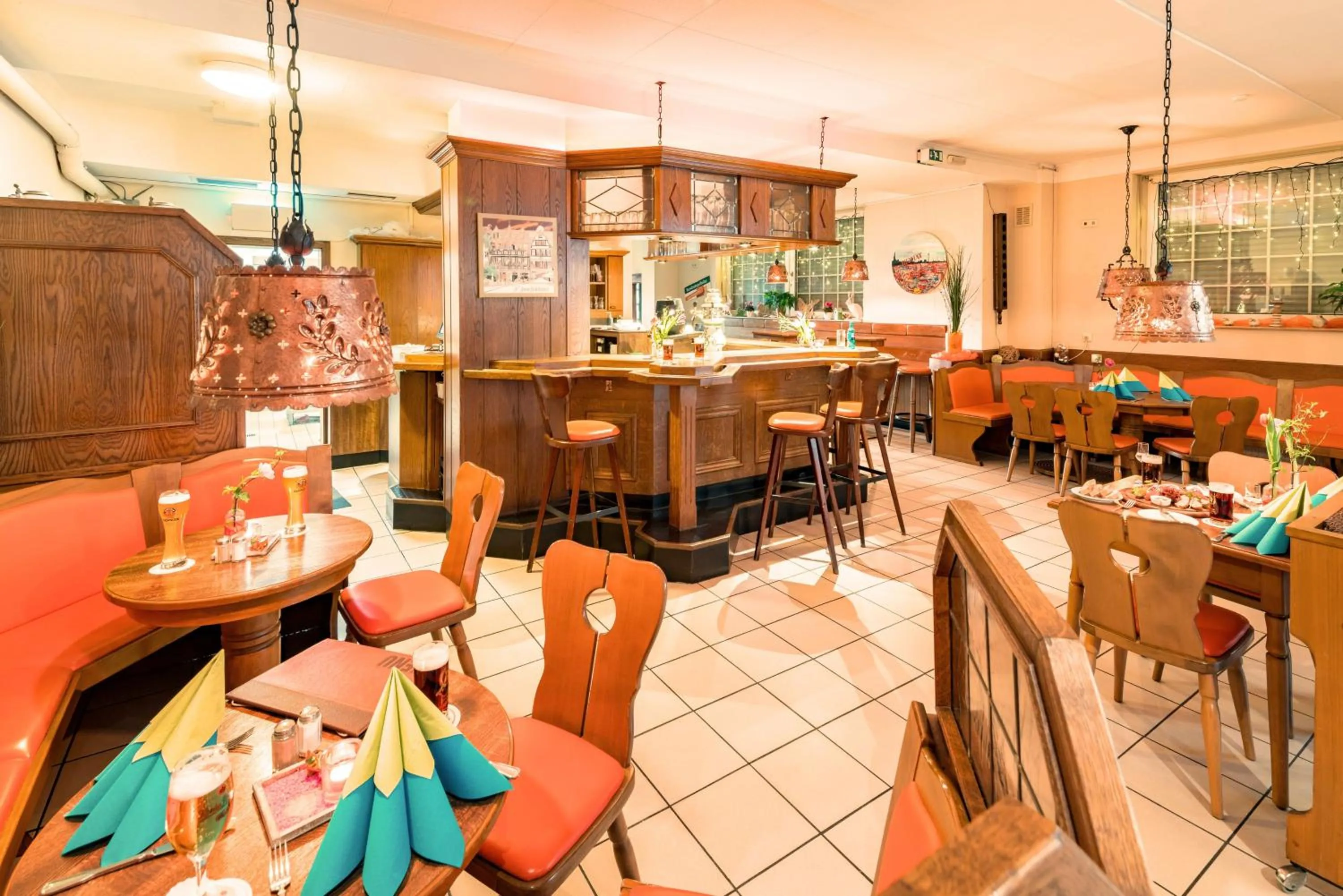 Food and drinks in Airport Fashion Hotel