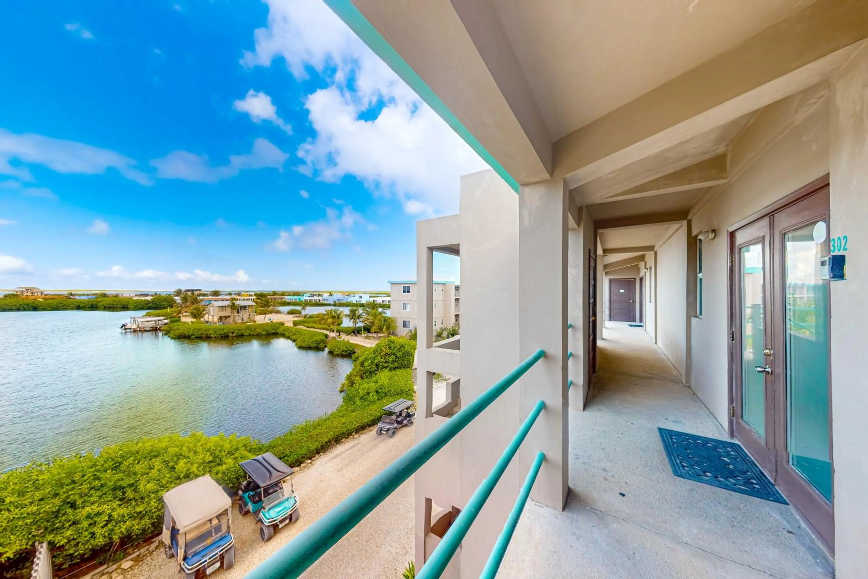 Suite E302 @ Mara Laguna