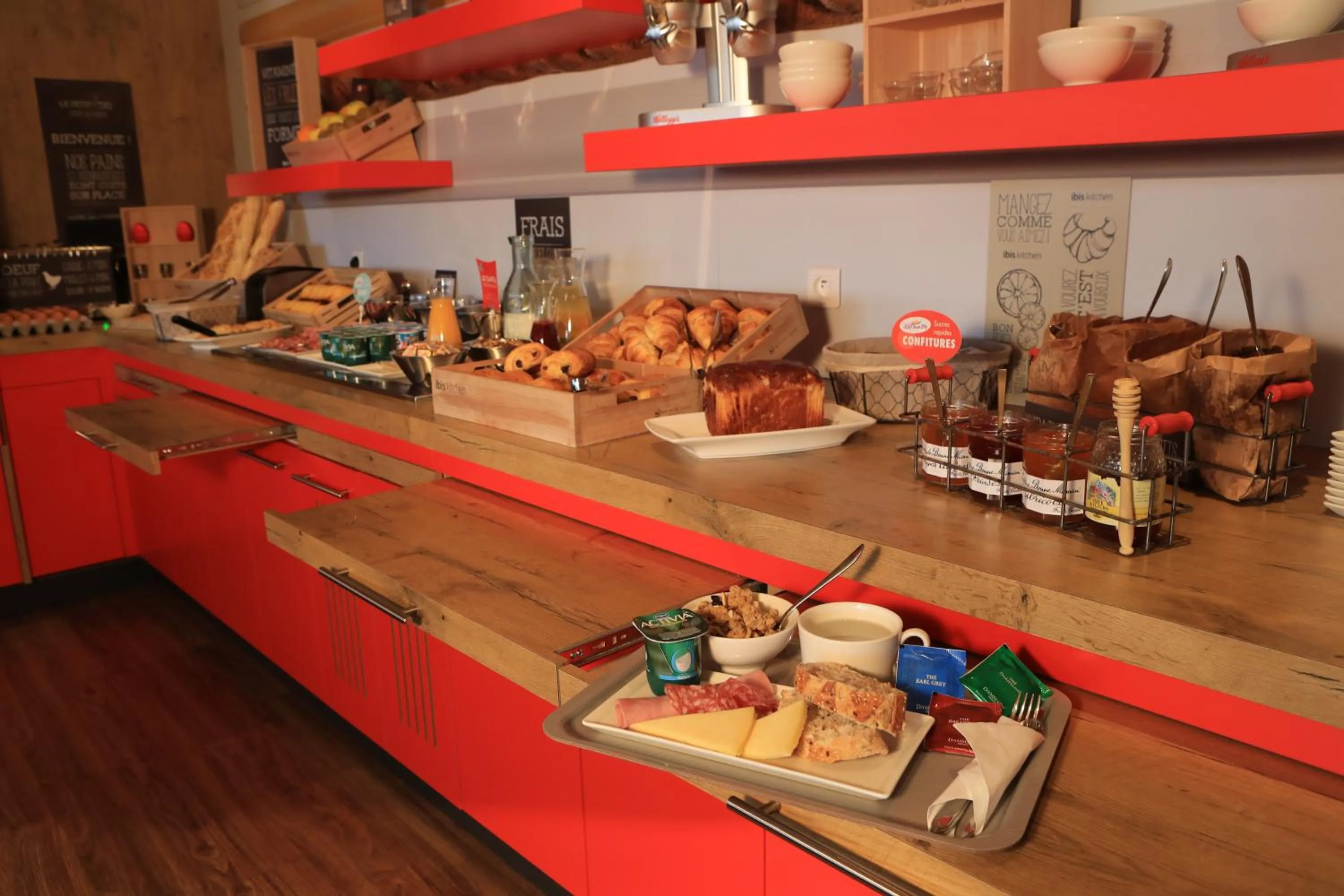 Restaurant/places to eat in ibis Aurillac