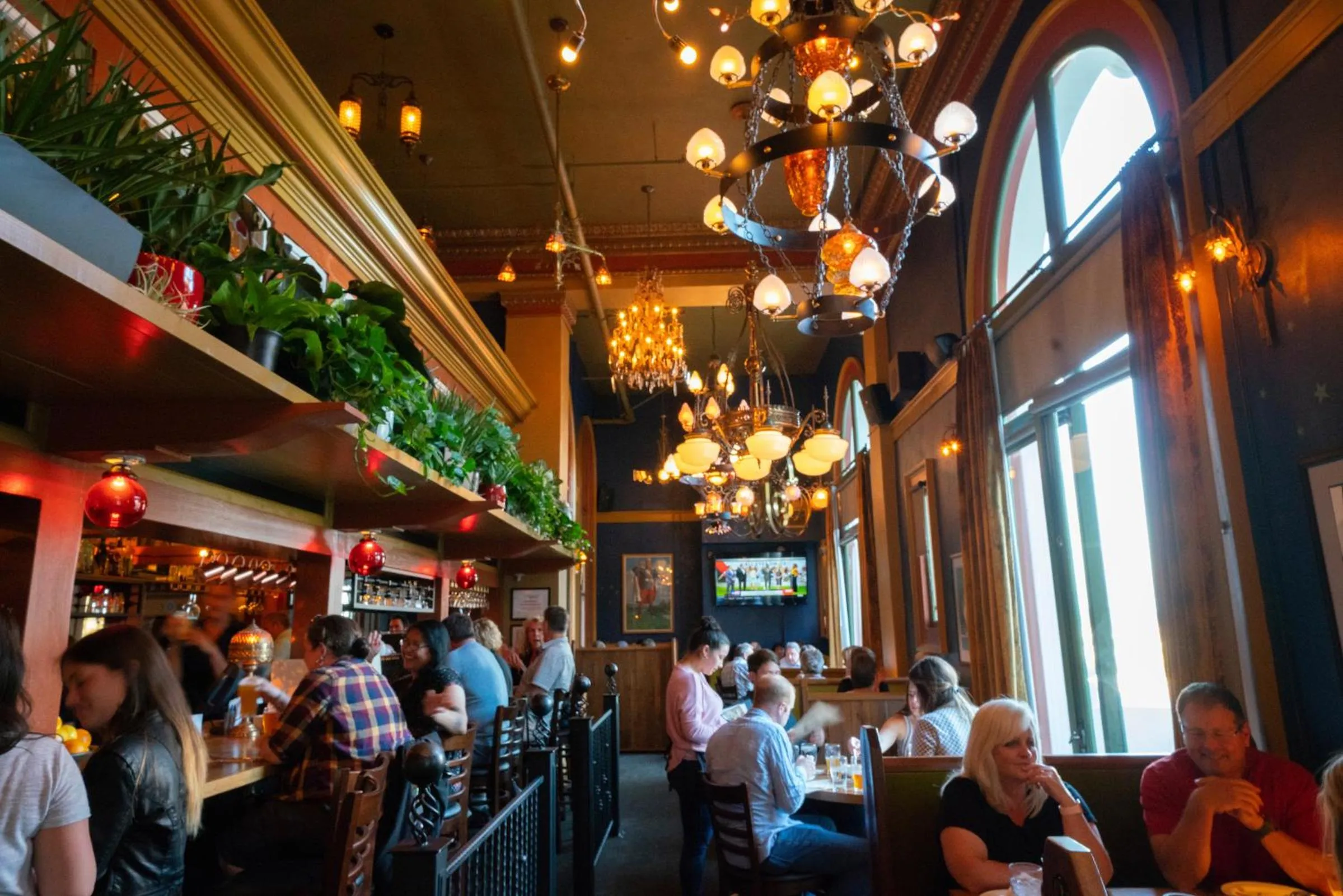 Restaurant/places to eat in McMenamins Elks Temple