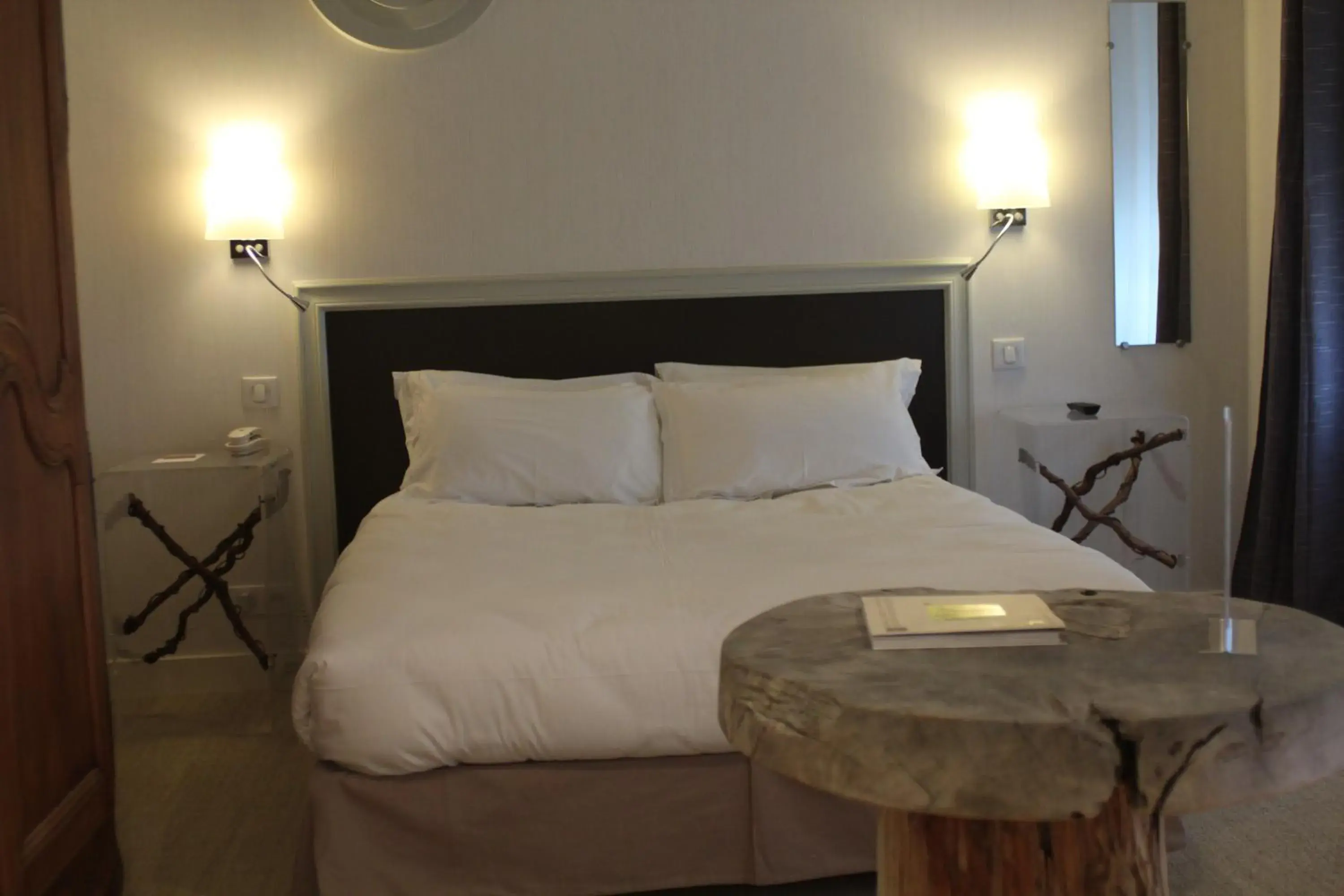 Bed in Logis Hôtels Restaurant Les 3 Rois Bed in Logis Hôtels Restaurant Les 3 Rois