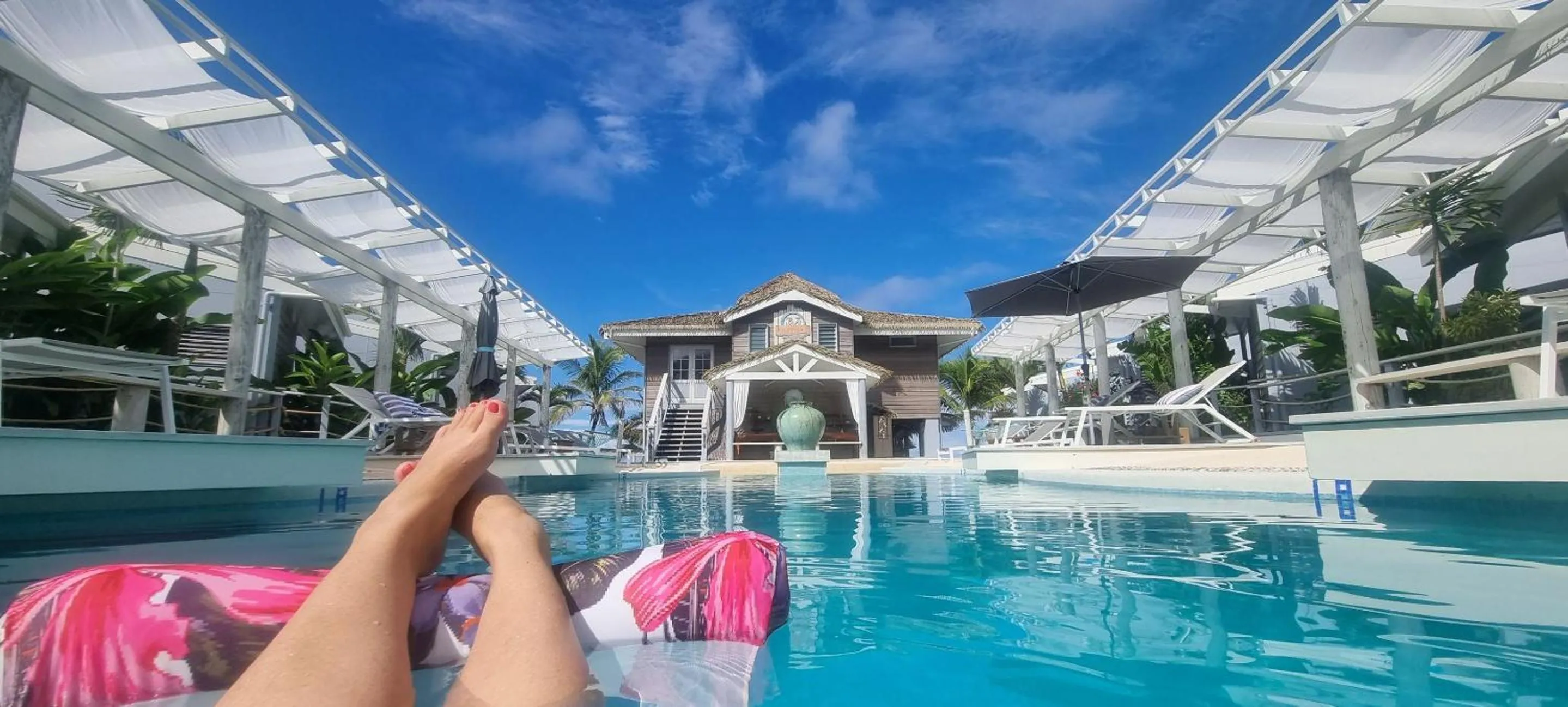 Lounge or bar in Ocean Escape Resort & Spa