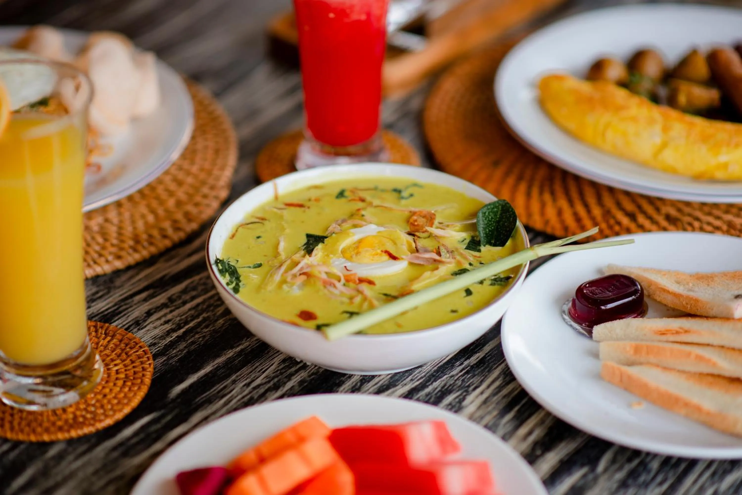 Food in Auma Villa by Prasi