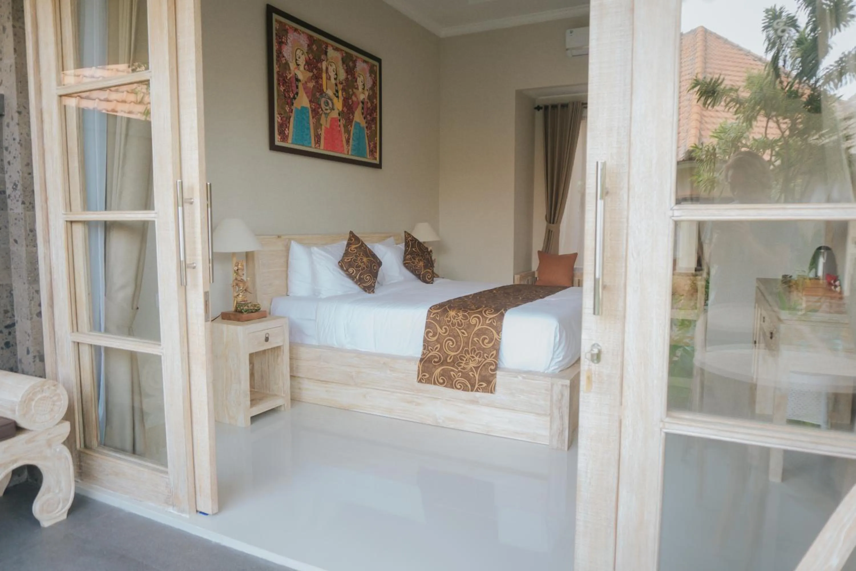 Bedroom in Auma Villa by Prasi