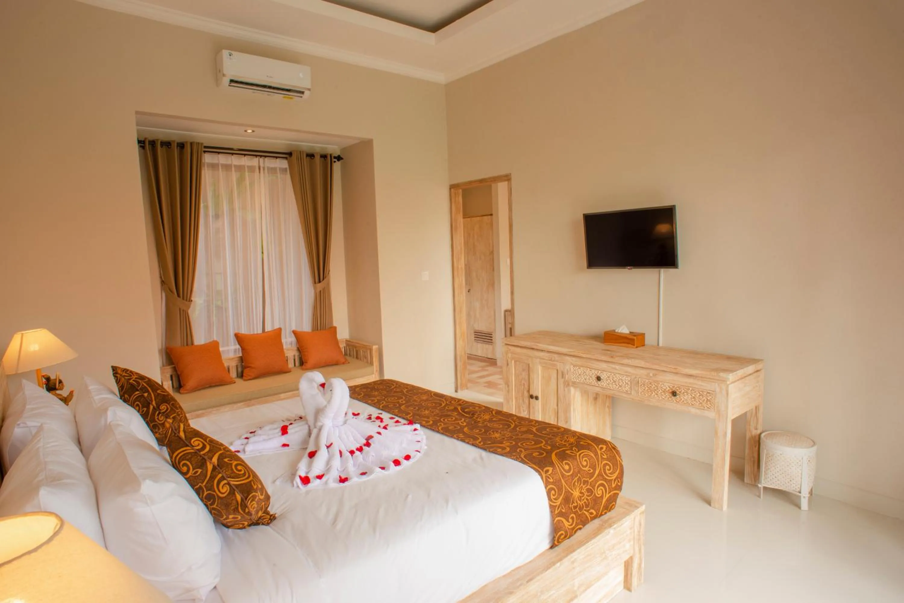 Decorative detail, Bed in Auma Villa by Prasi