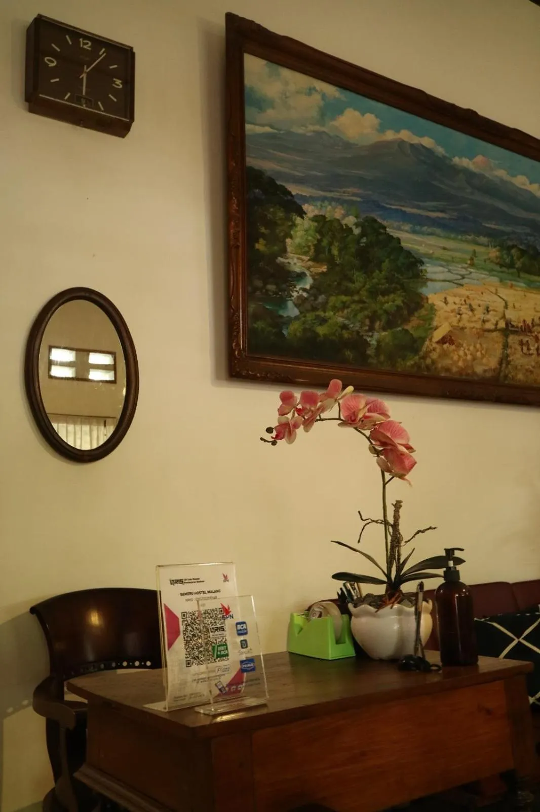 Lobby or reception in SEMERU HOSTEL MALANG