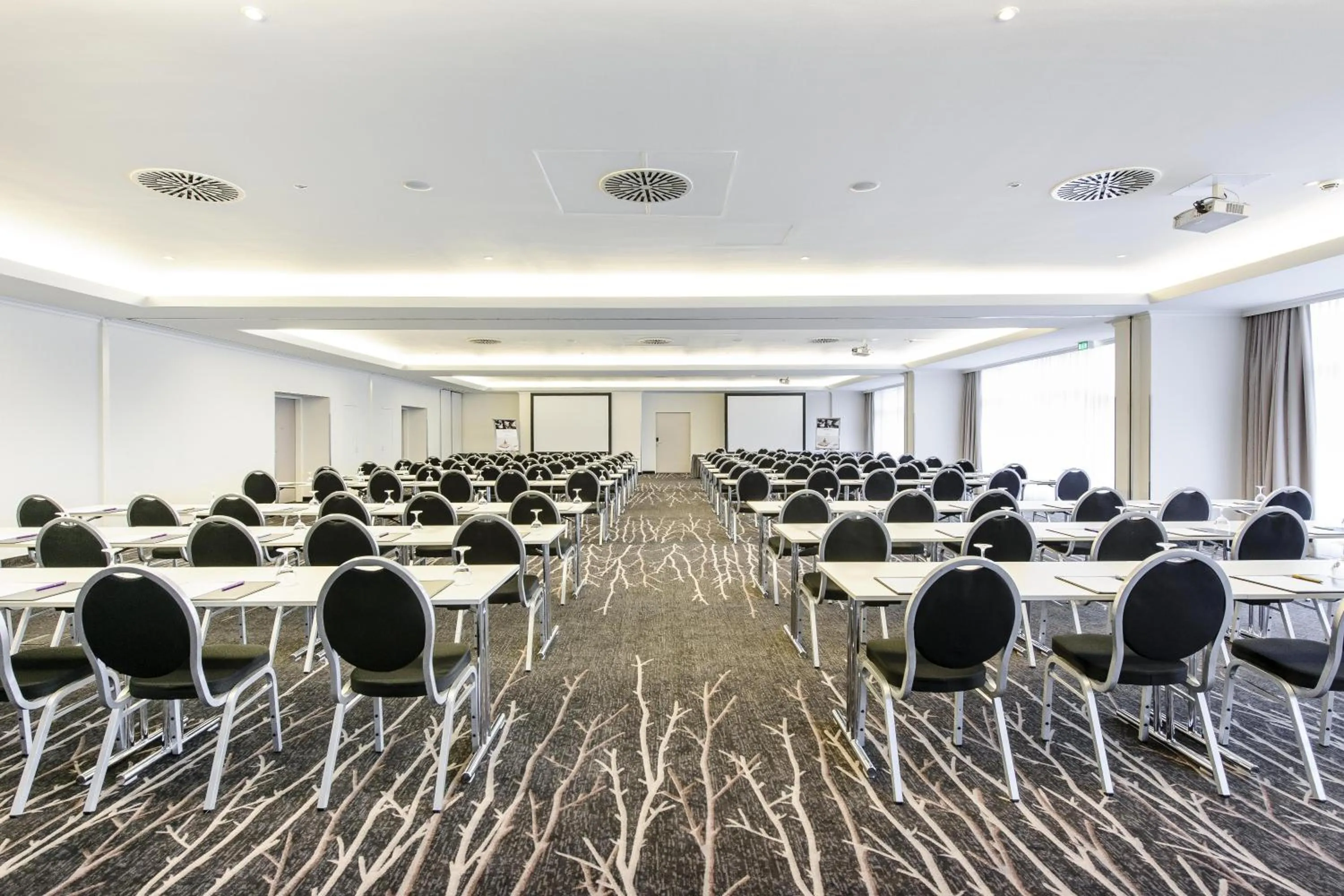 Meeting/conference room in Mercure Düsseldorf Kaarst