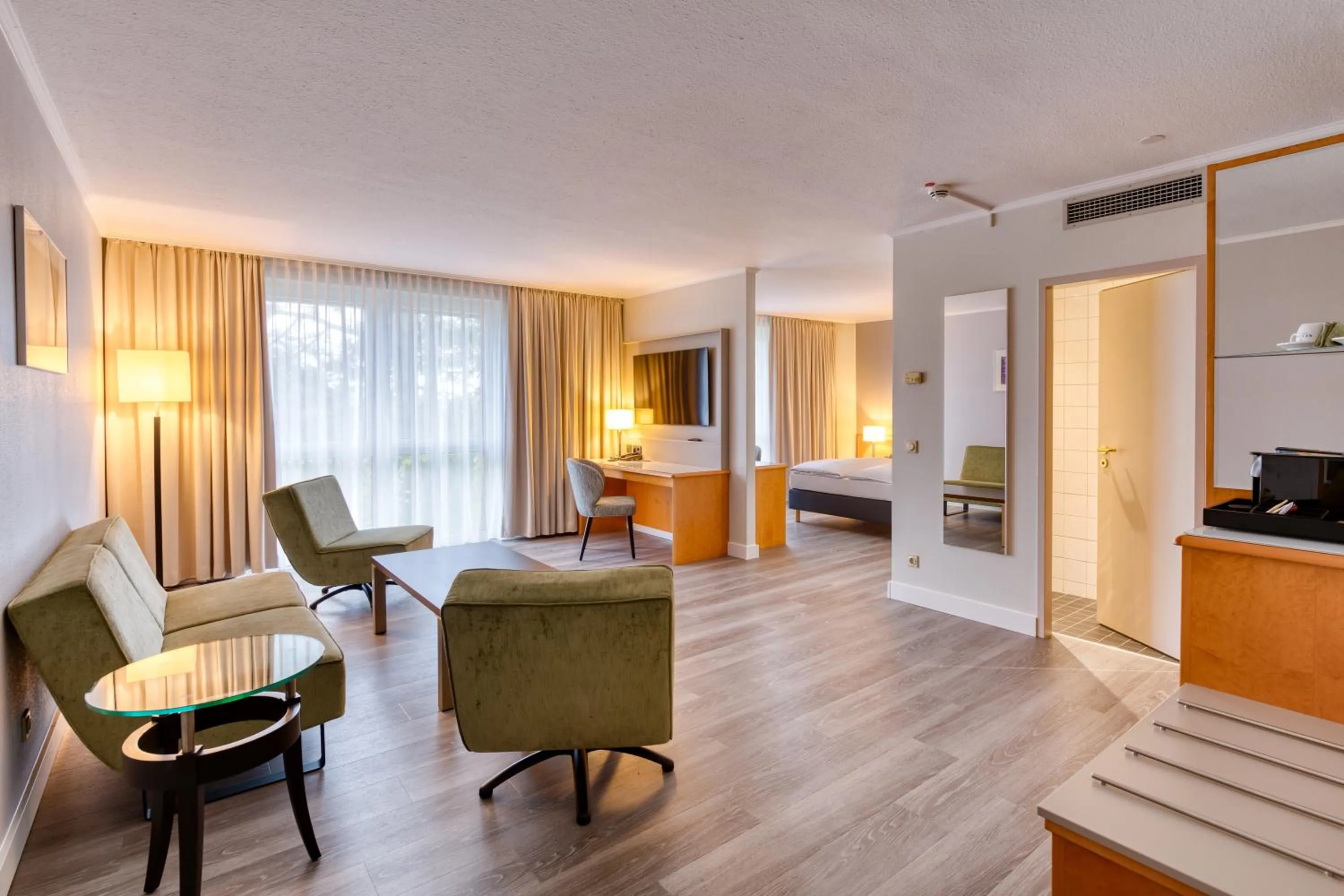 Photo of the whole room in Mercure Düsseldorf Kaarst