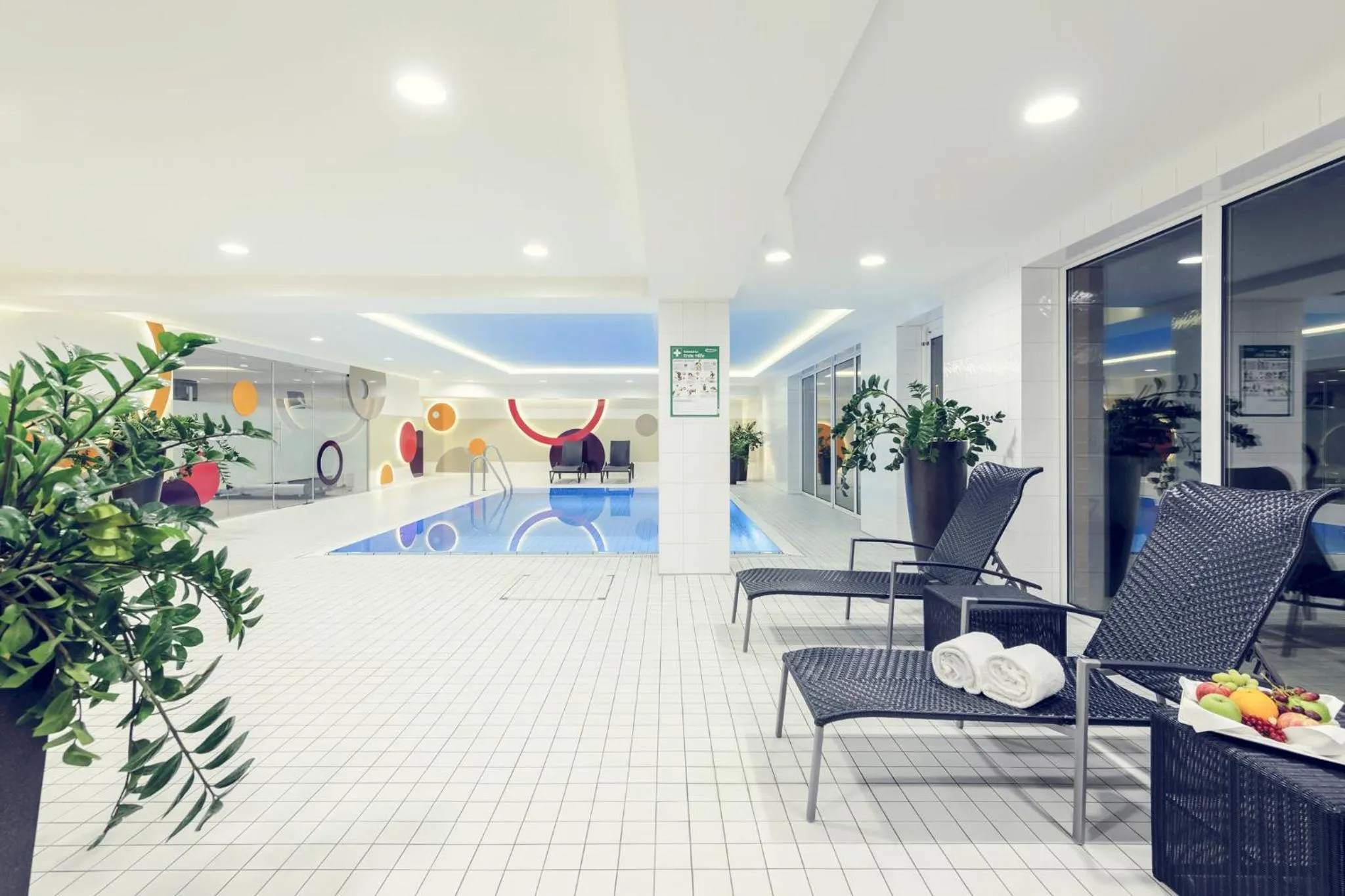 Swimming pool in Mercure Düsseldorf Kaarst