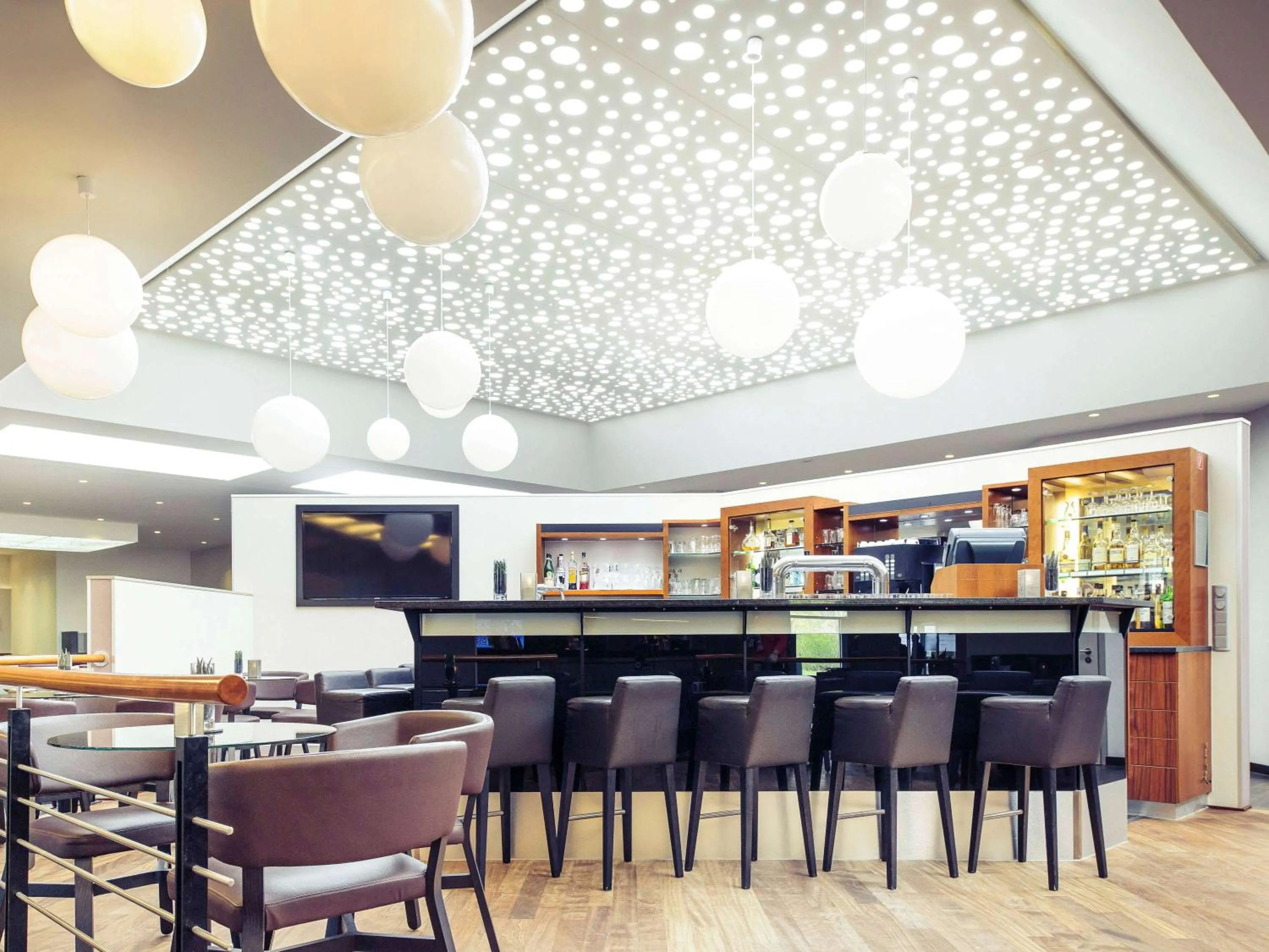 Lounge or bar in Mercure Düsseldorf Kaarst