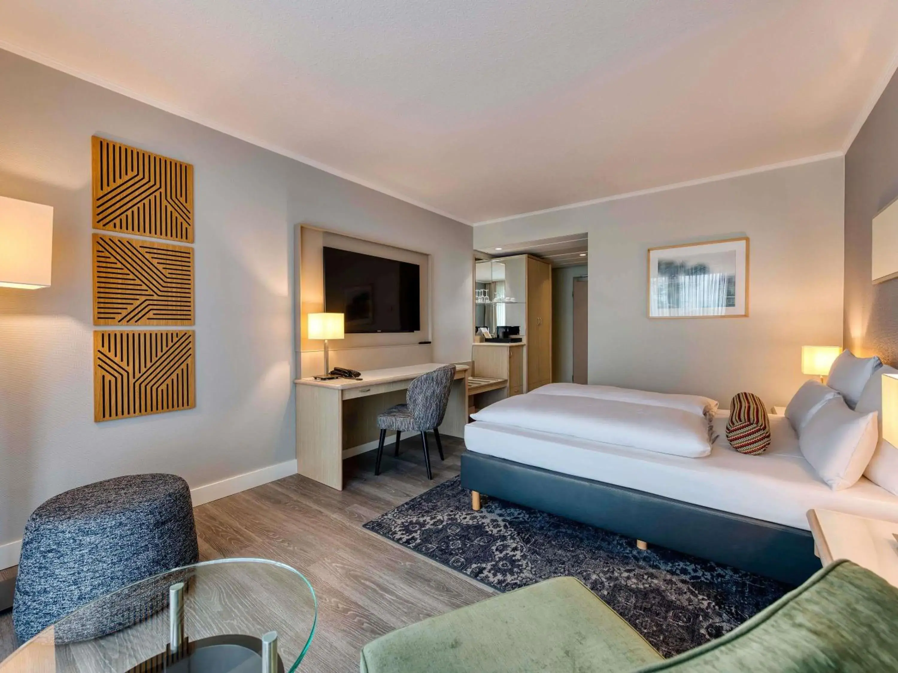 Property building, Bed in Mercure Düsseldorf Kaarst Property building, Bed in Mercure Düsseldorf Kaarst