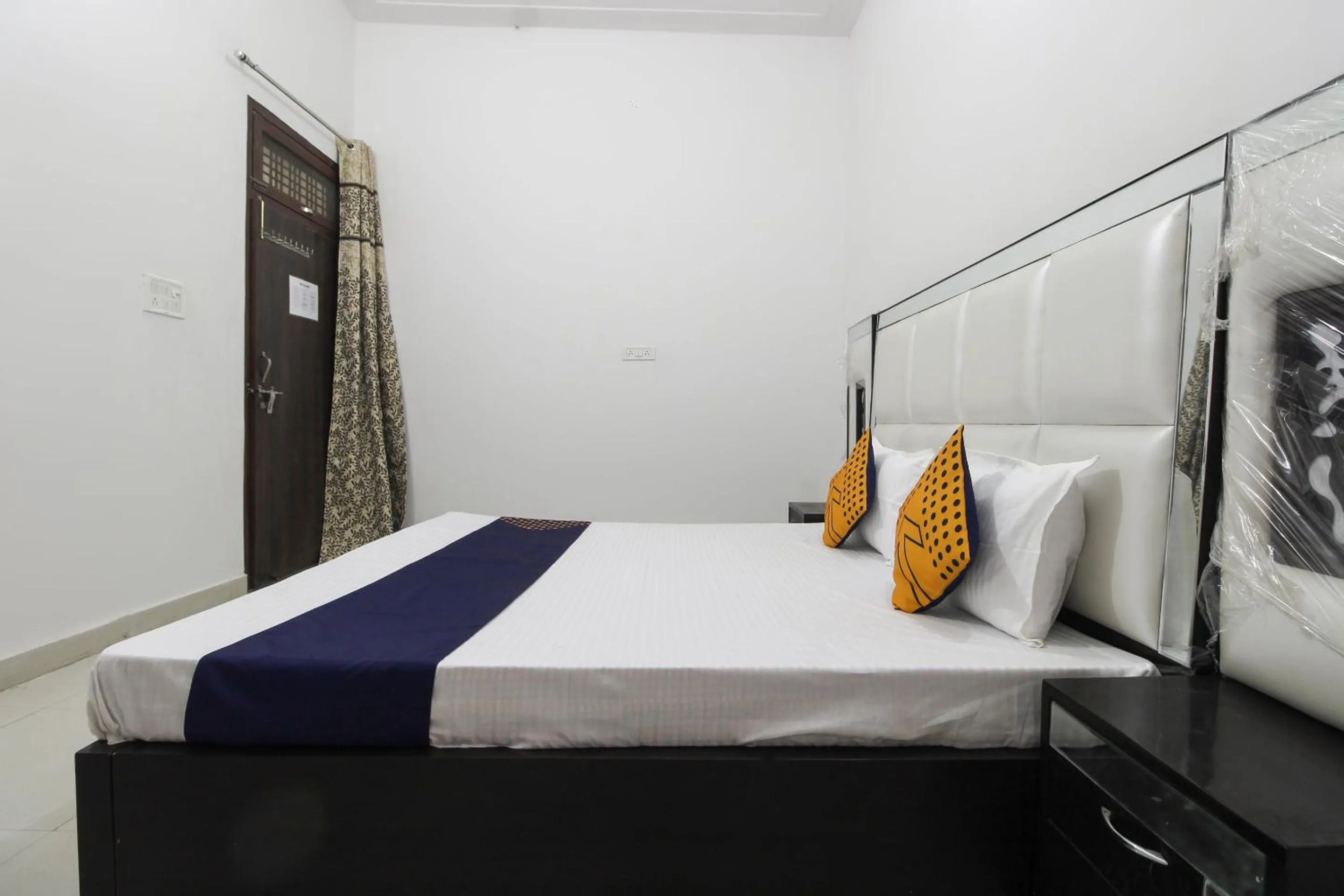 Bedroom, Bed in Hotel O Green Valley