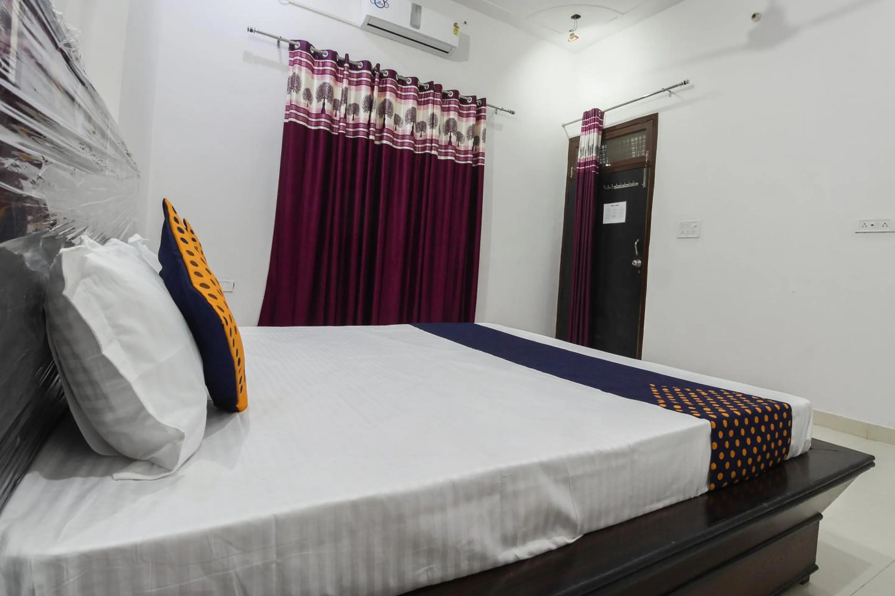Bedroom, Bed in Hotel O Green Valley