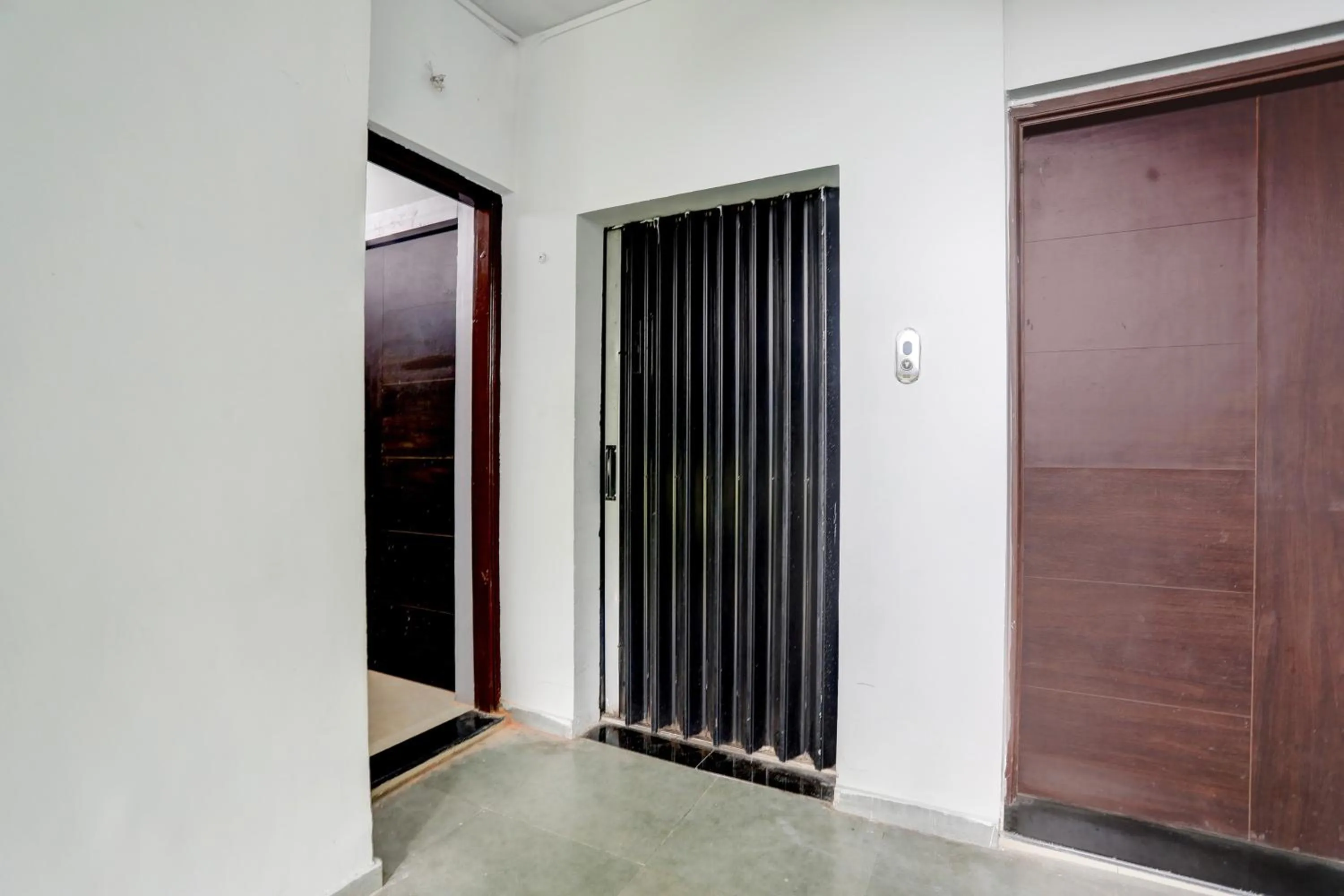 Lobby or reception in Hotel O Wardha Road Near Airport