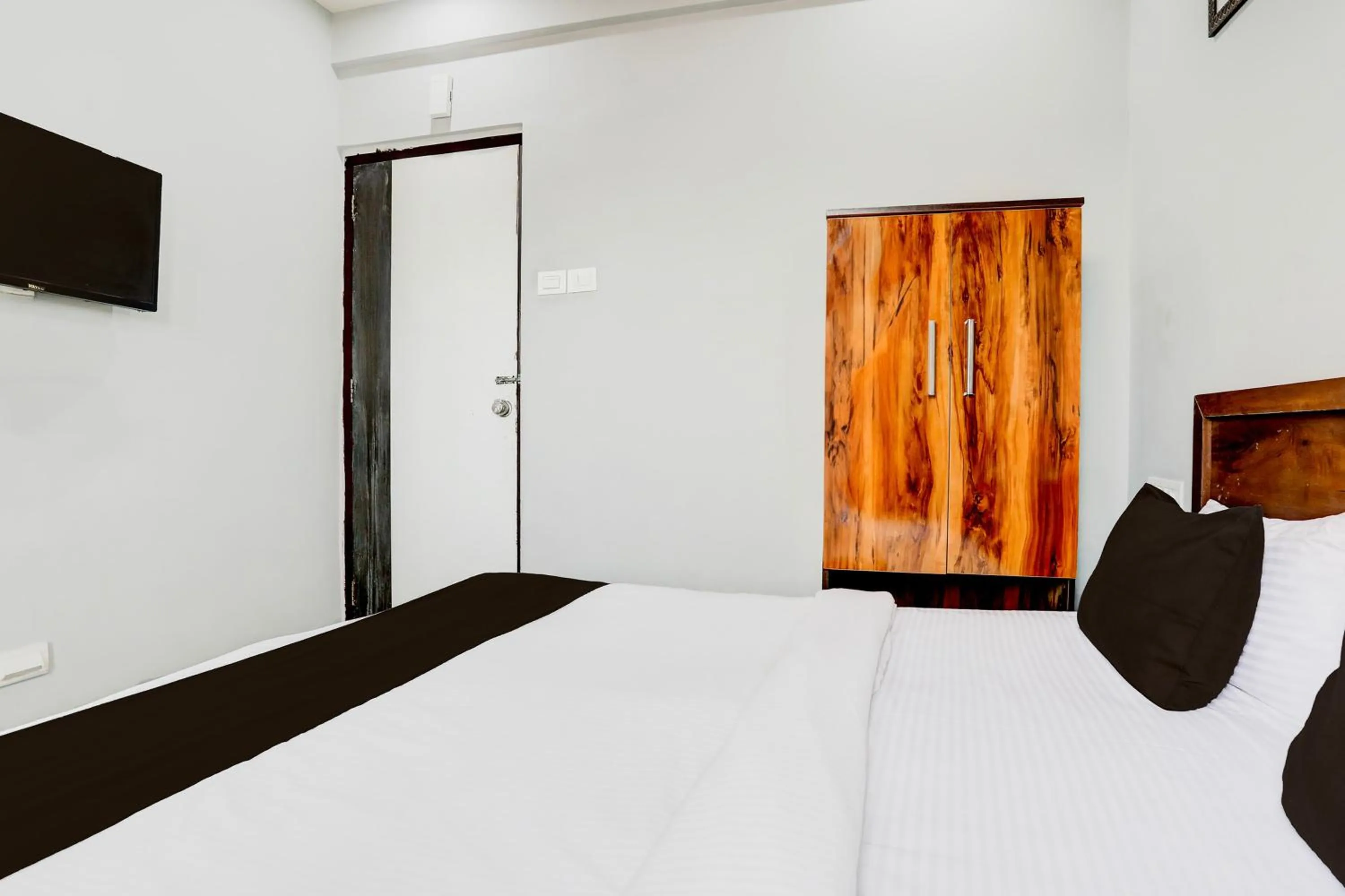 Bedroom, Bed in Hotel O Wardha Road Near Airport