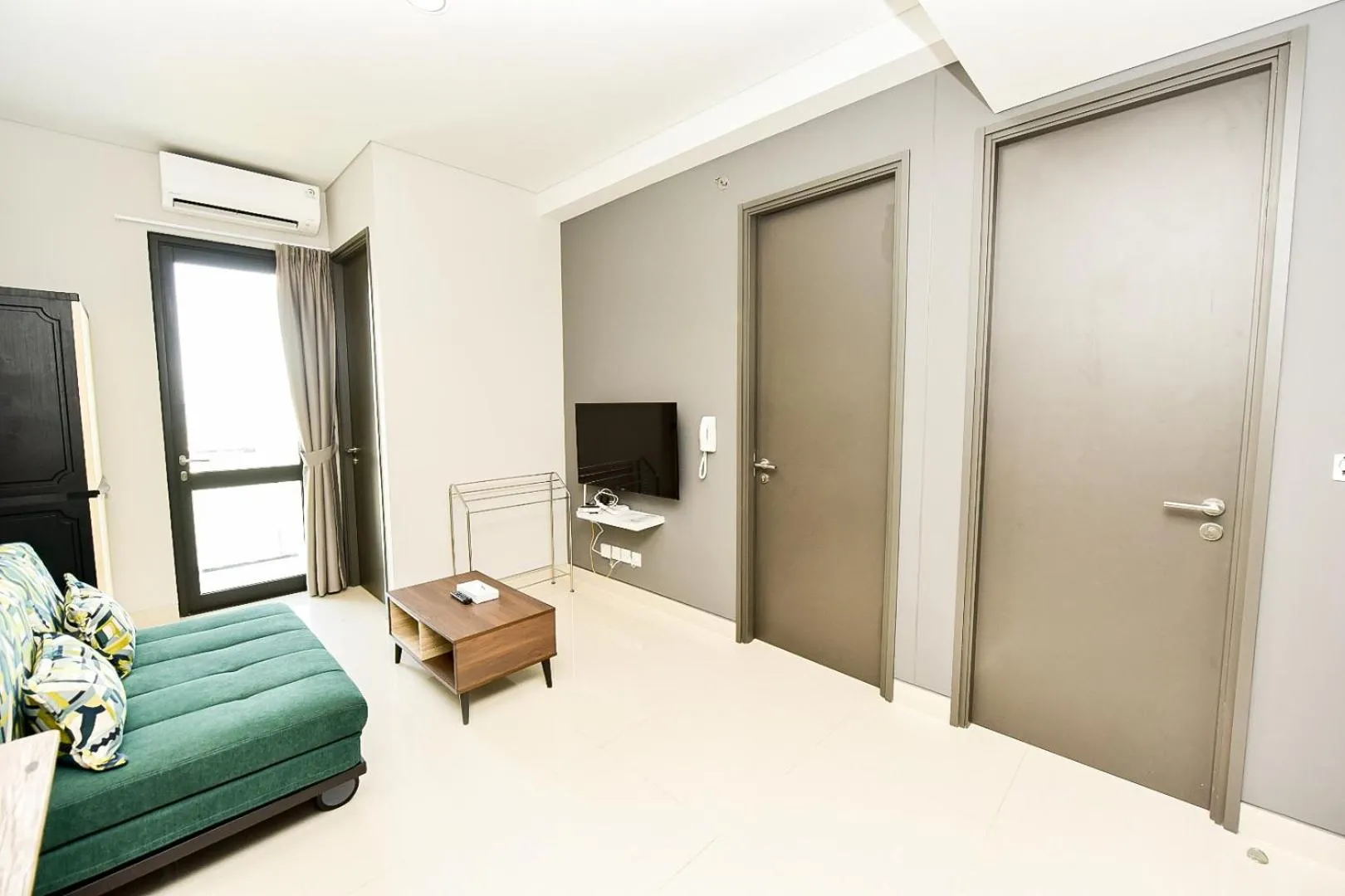 TV and multimedia, Bed in LOVINA 7-AE at One Residence (beside Harris Hotel)
