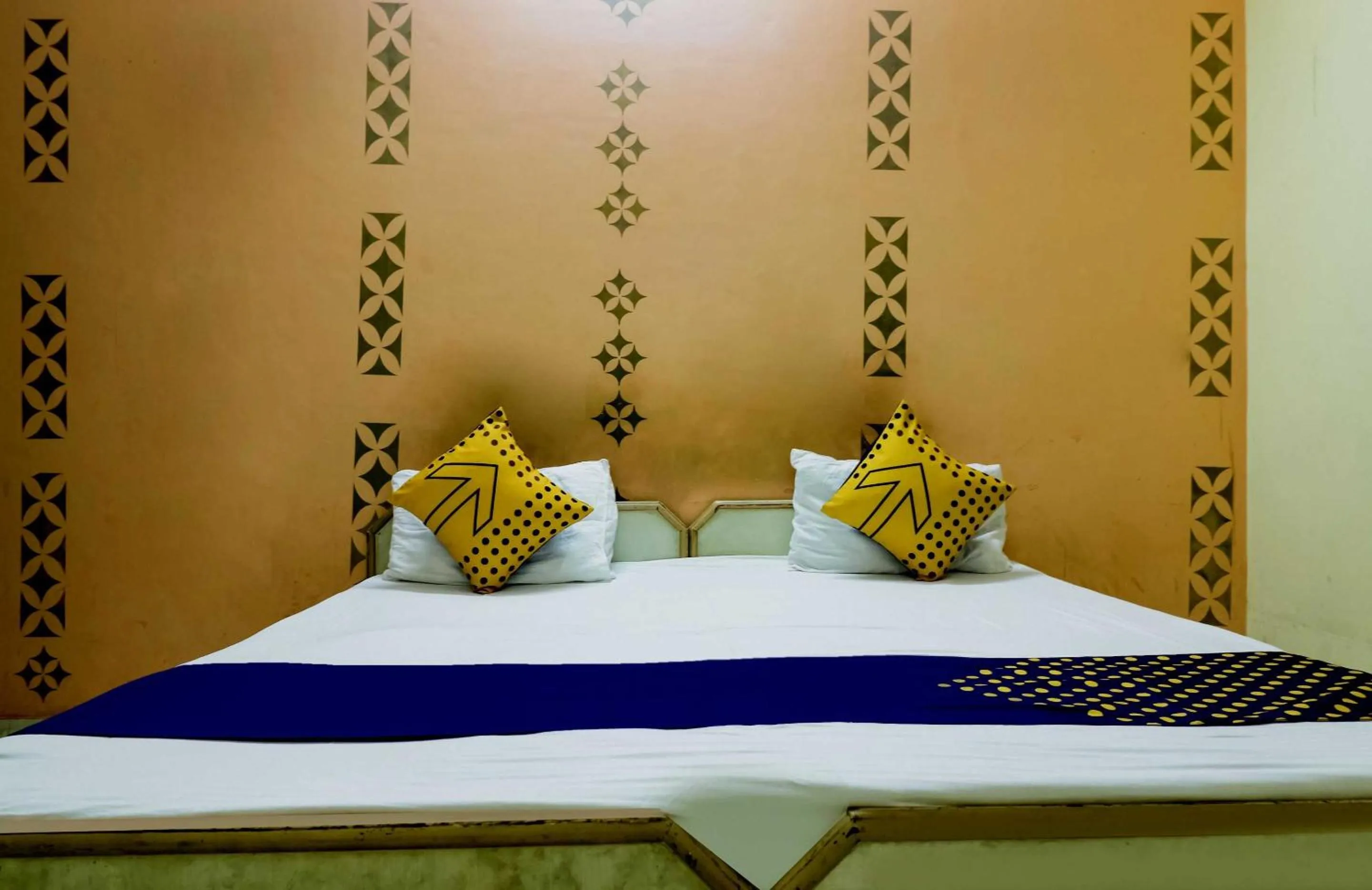 Bedroom in SPOT ON 67868 Hotel Gourav Regency