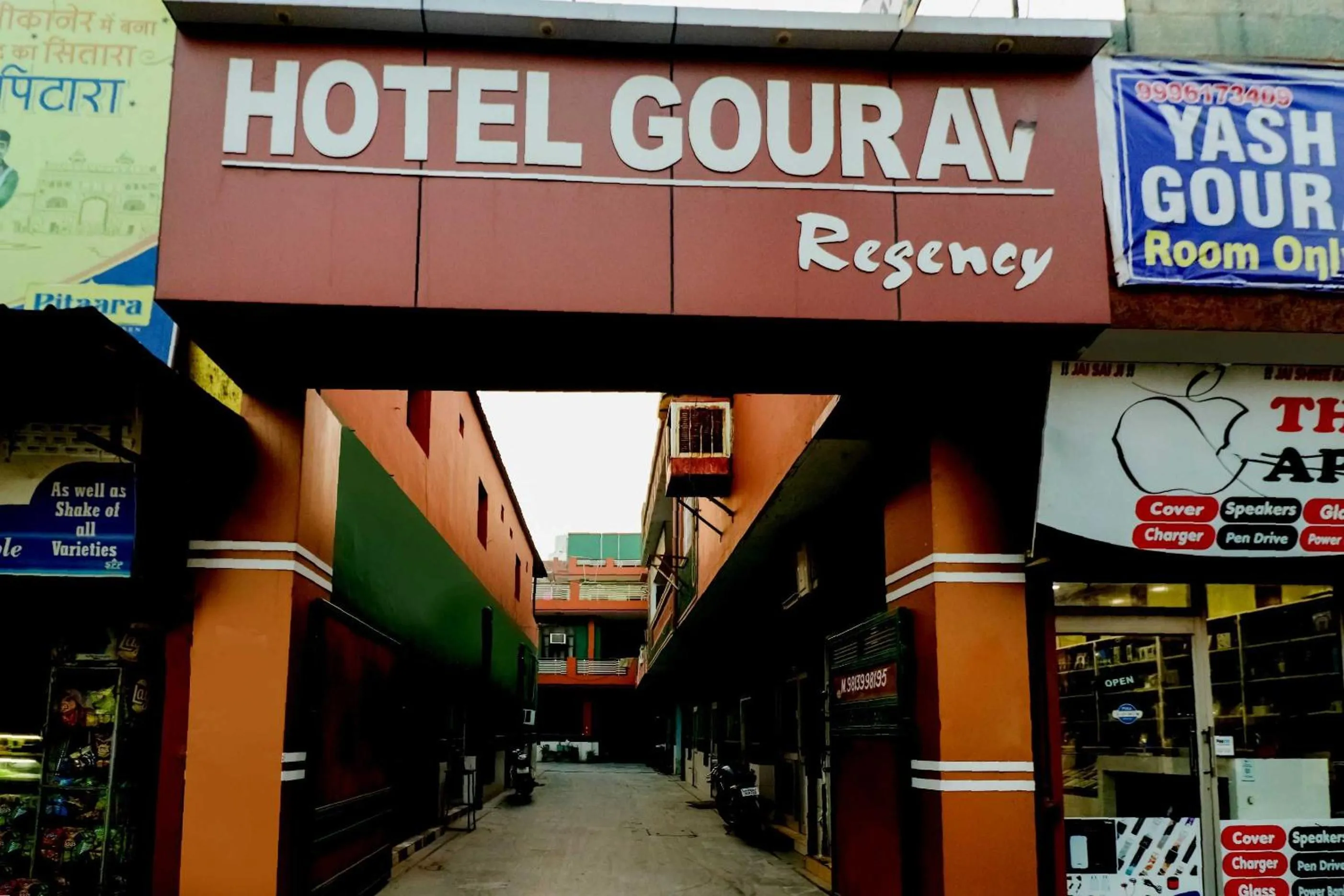 Facade/entrance in SPOT ON 67868 Hotel Gourav Regency