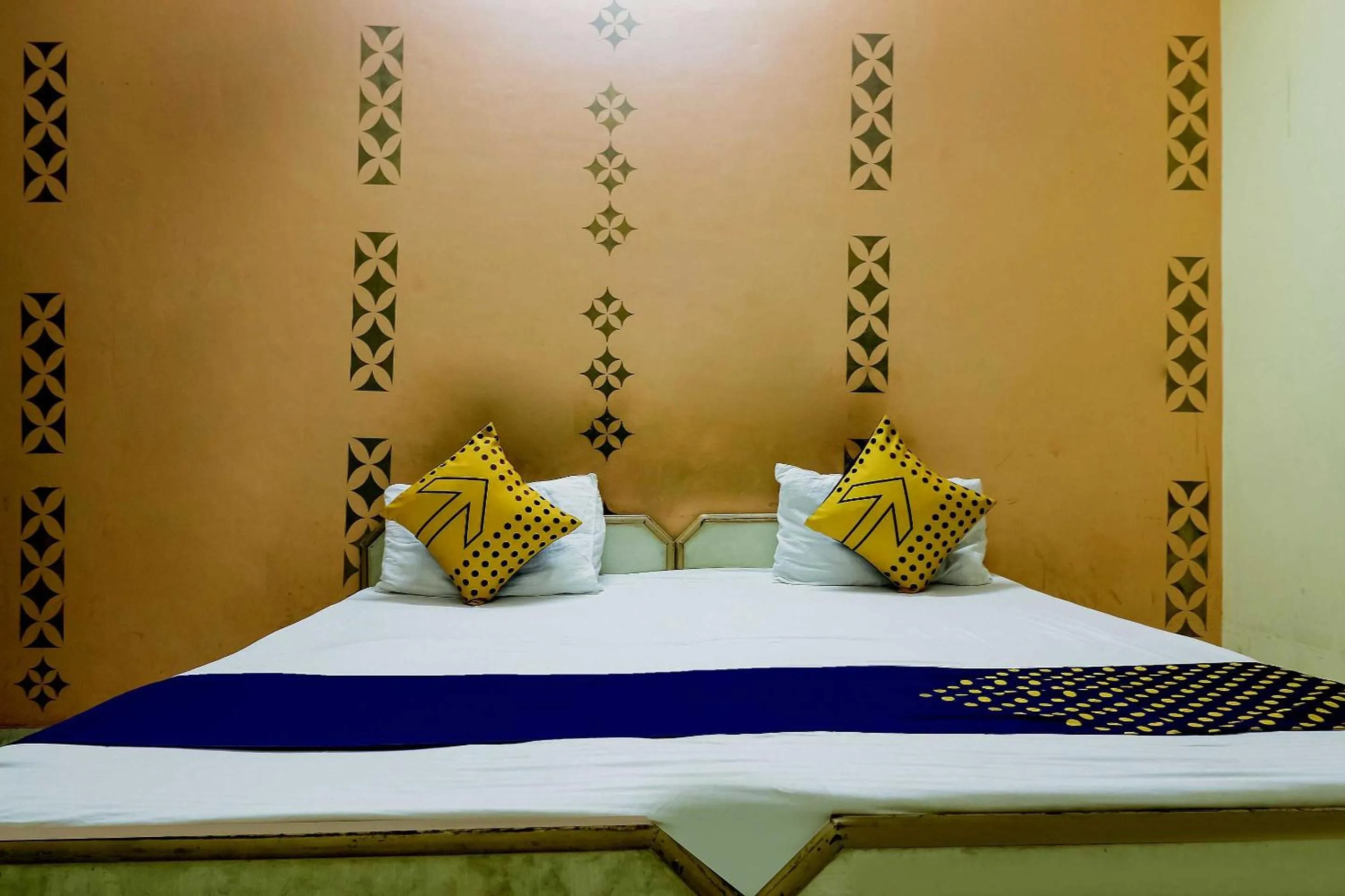 Bedroom in SPOT ON 67868 Hotel Gourav Regency