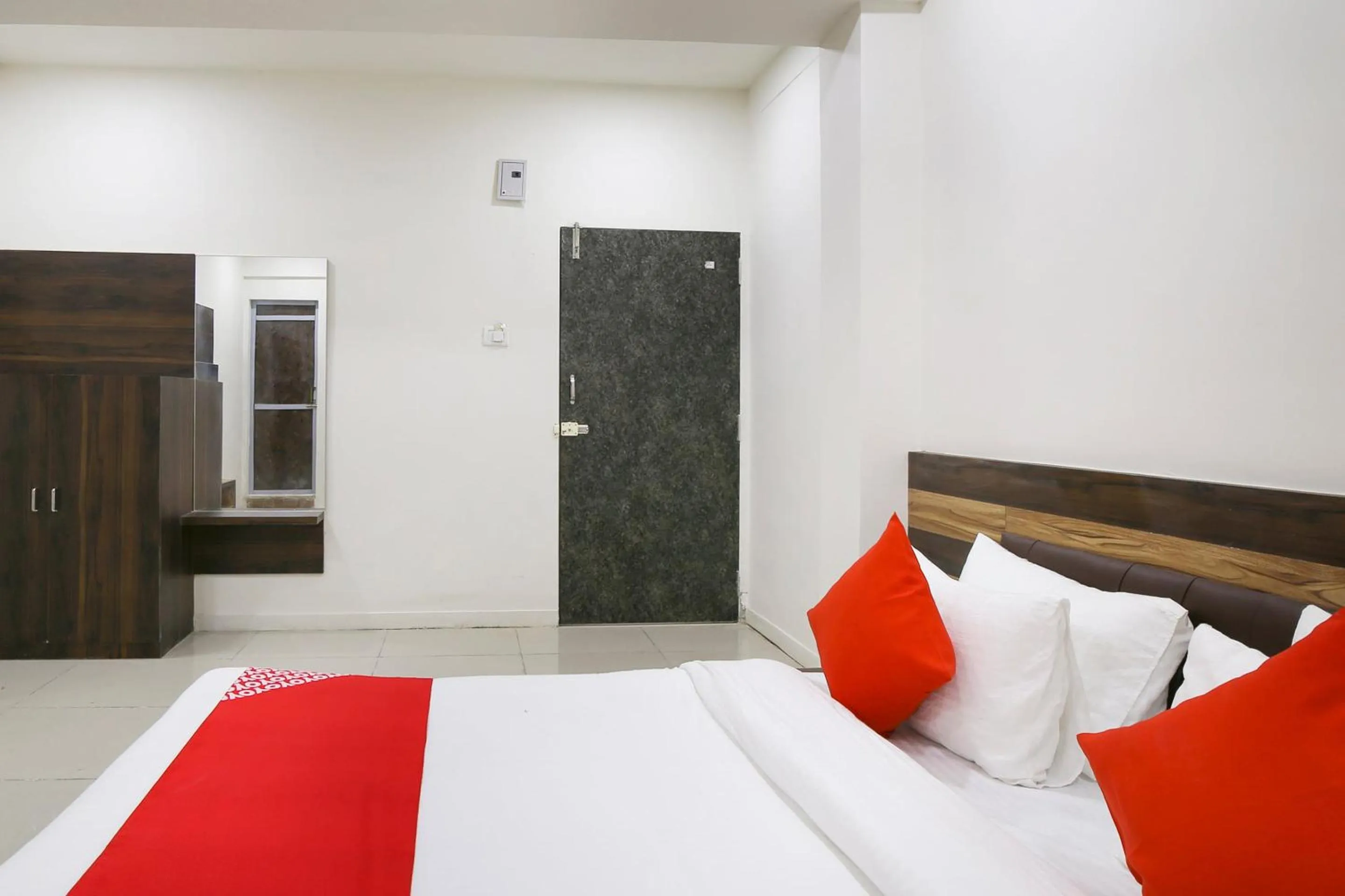 Bedroom, Bed in Hotel O Shiv Kunj