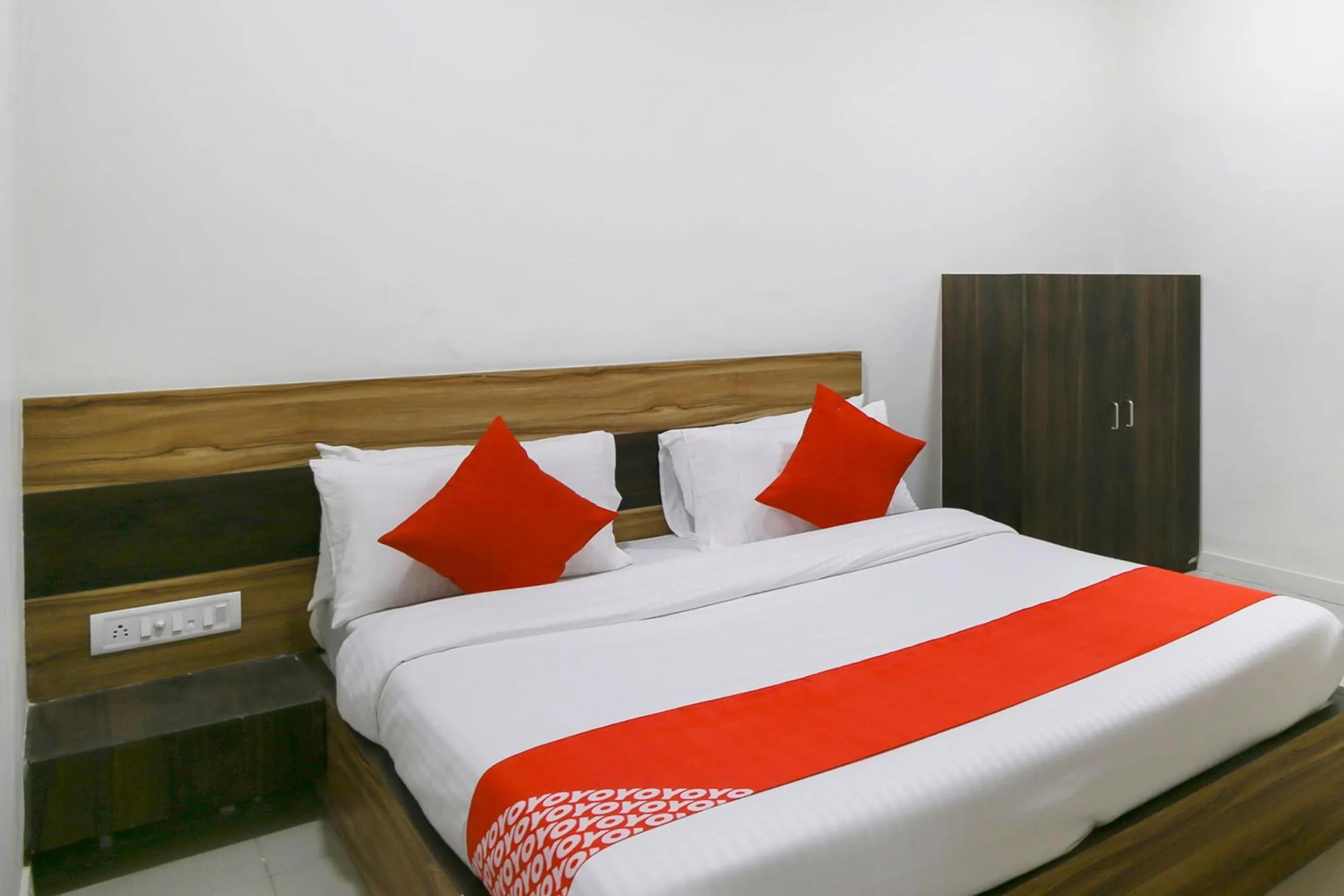 Bedroom, Bed in Hotel O Shiv Kunj