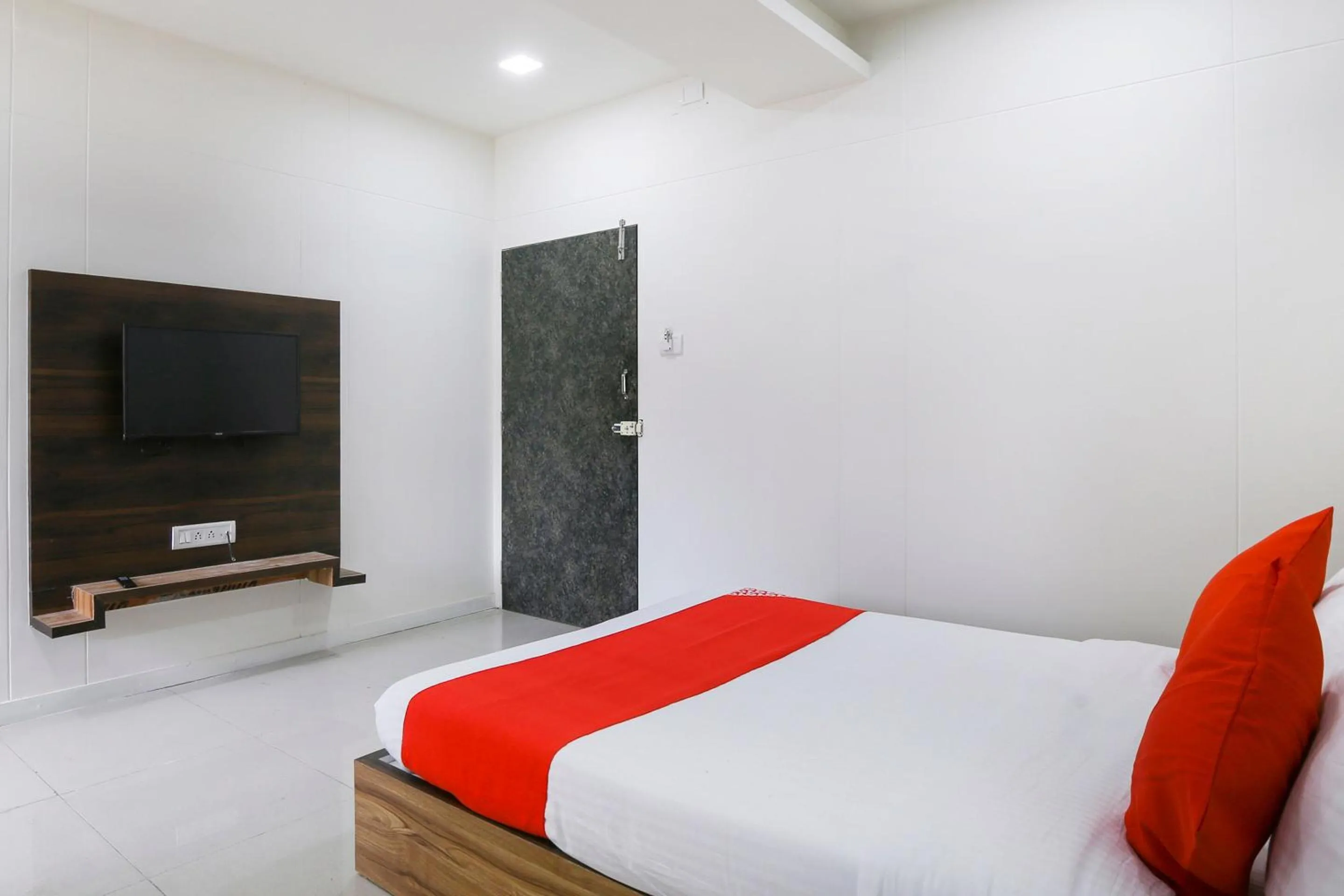 Bedroom, Bed in Hotel O Shiv Kunj