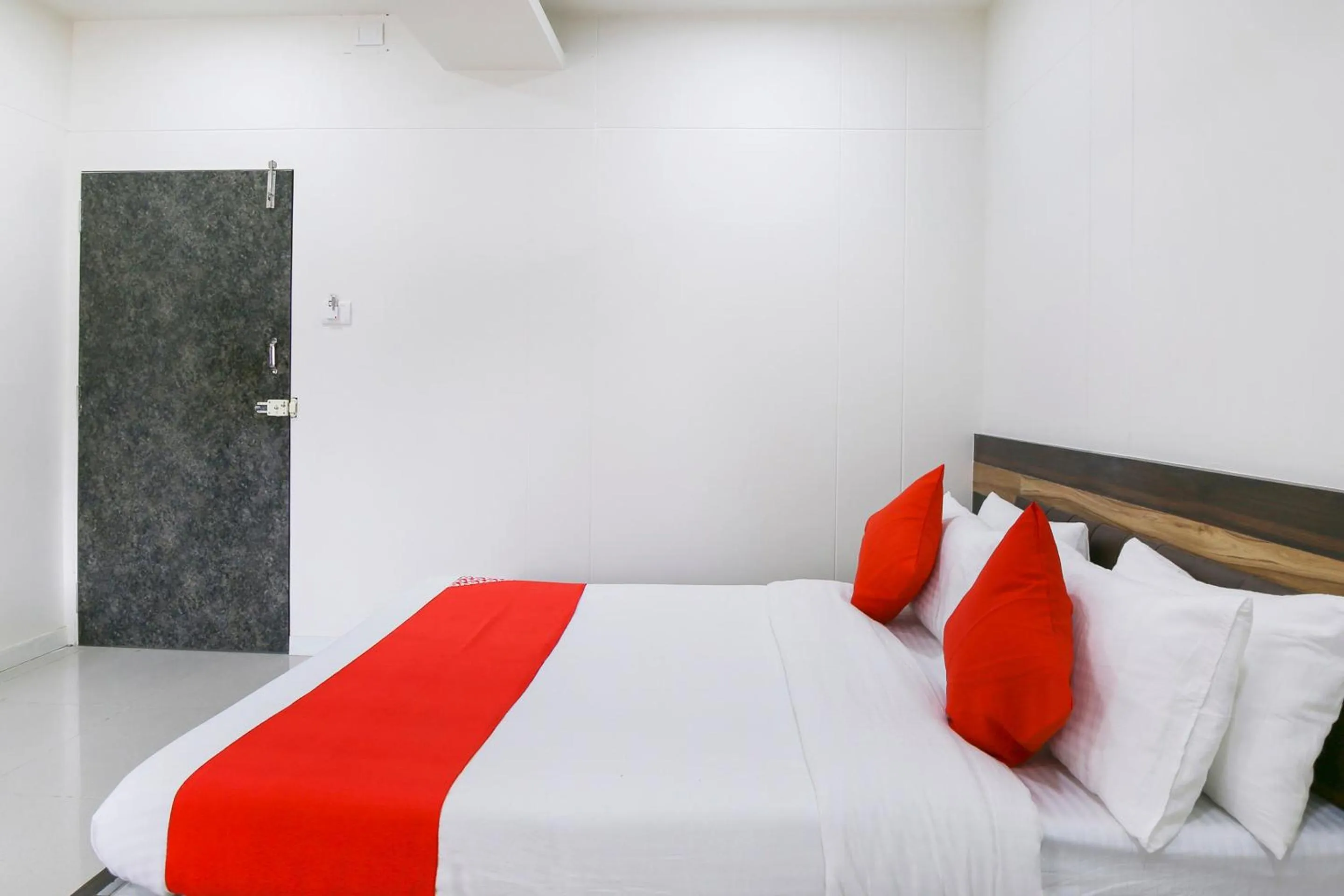 Bedroom, Bed in Hotel O Shiv Kunj