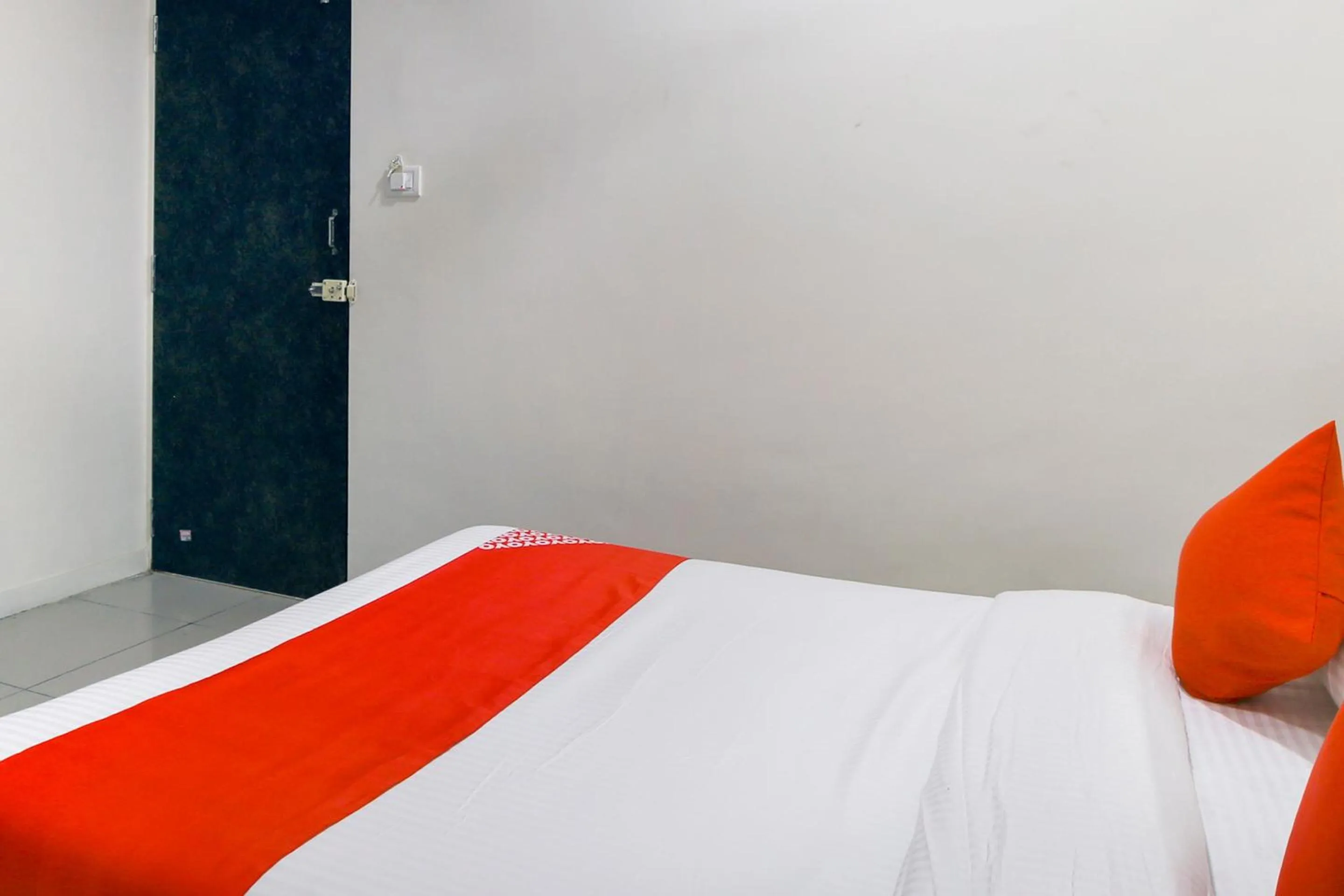 Bedroom, Bed in Hotel O Shiv Kunj