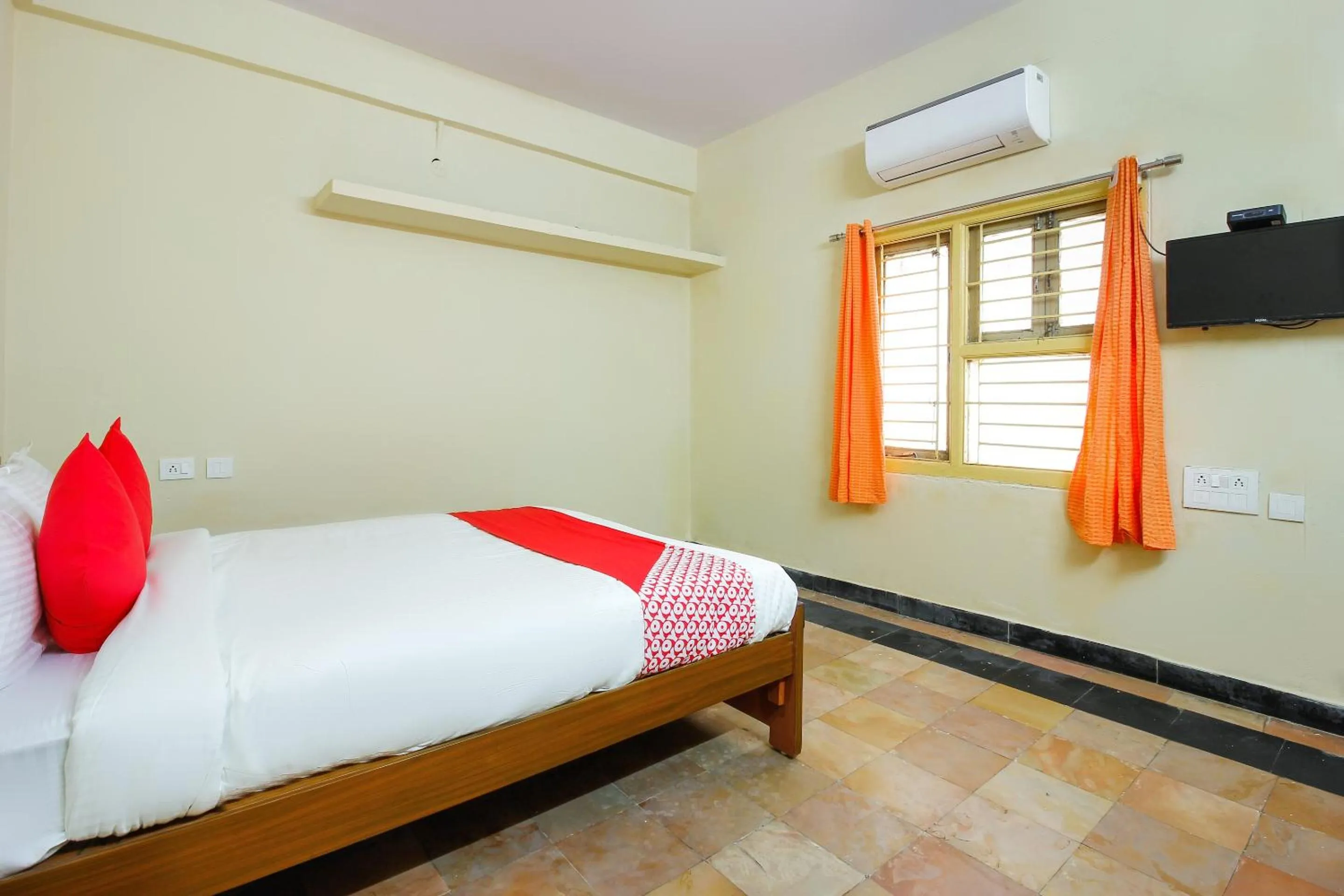 Bedroom, Bed in Hotel O Sai Residency Near SR Nagar metro station