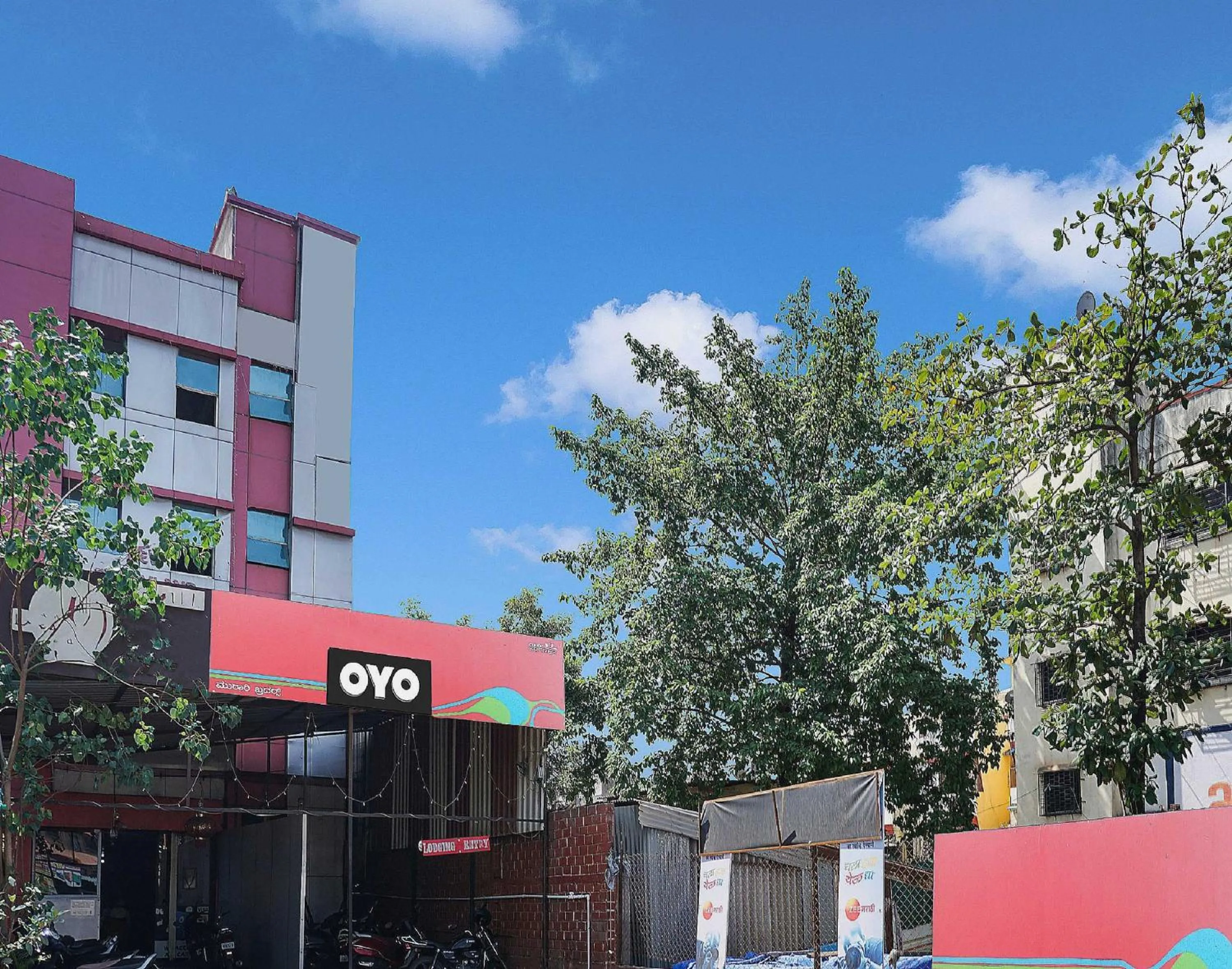 Facade/entrance in Hotel O New Dreamland