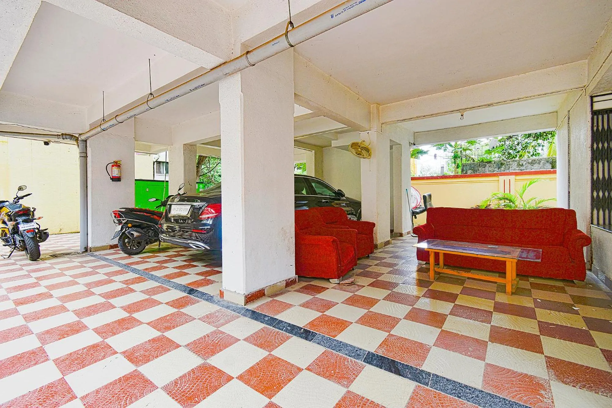 Parking in FabExpress Golden Leaf Airport