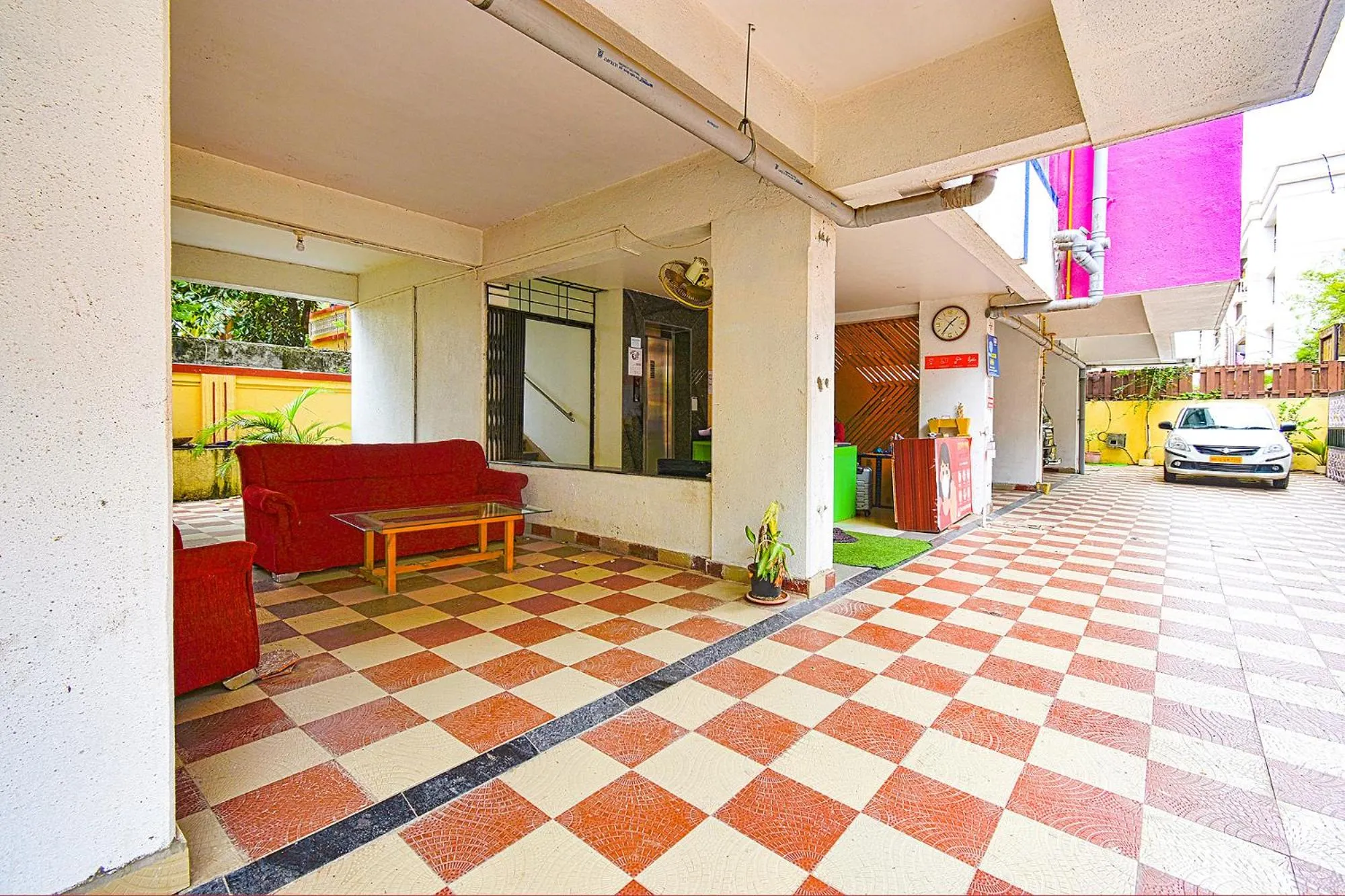 Lobby or reception in FabExpress Golden Leaf Airport