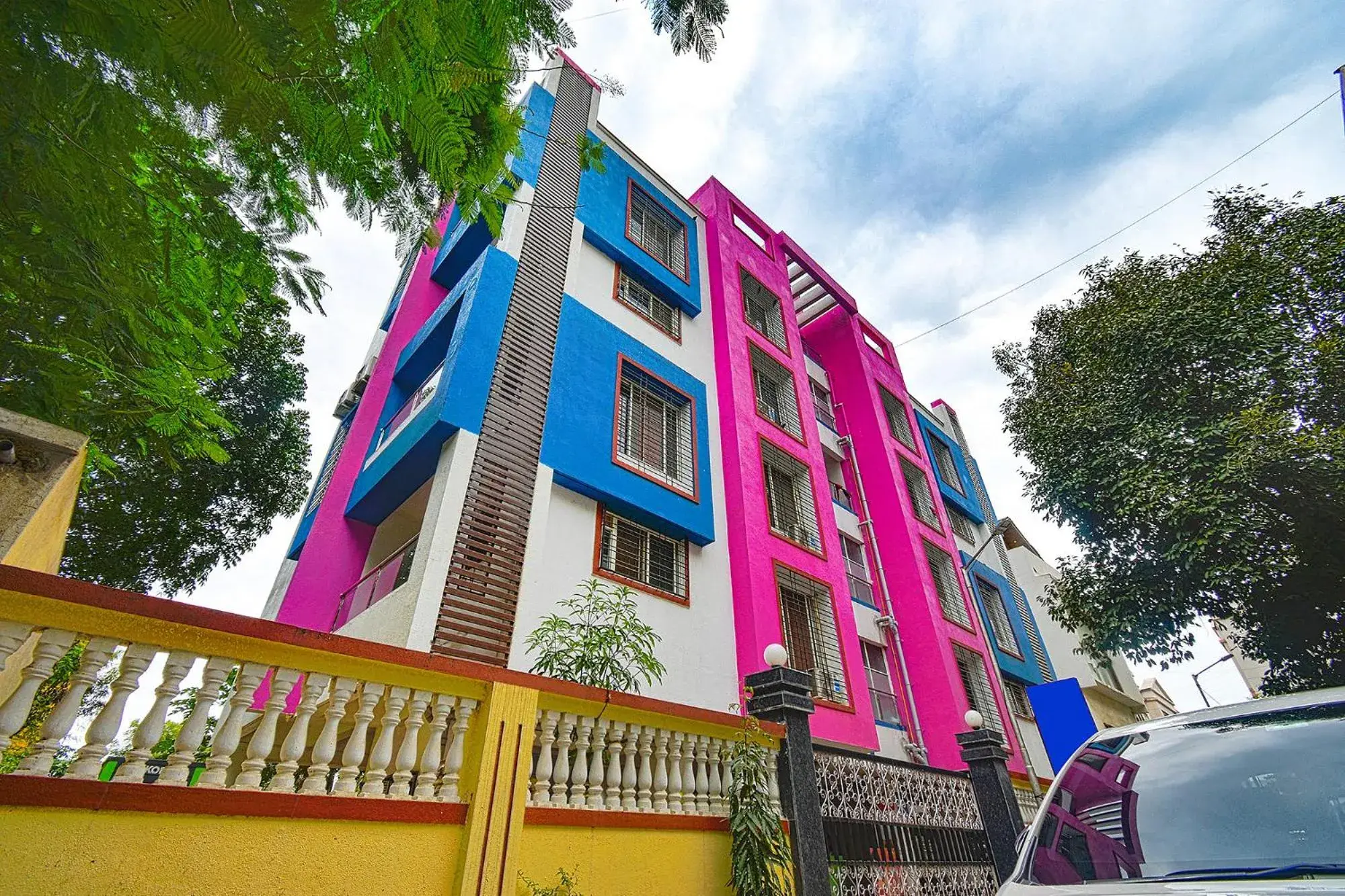 Facade/entrance in FabExpress Golden Leaf Airport Facade/entrance in FabExpress Golden Leaf Airport