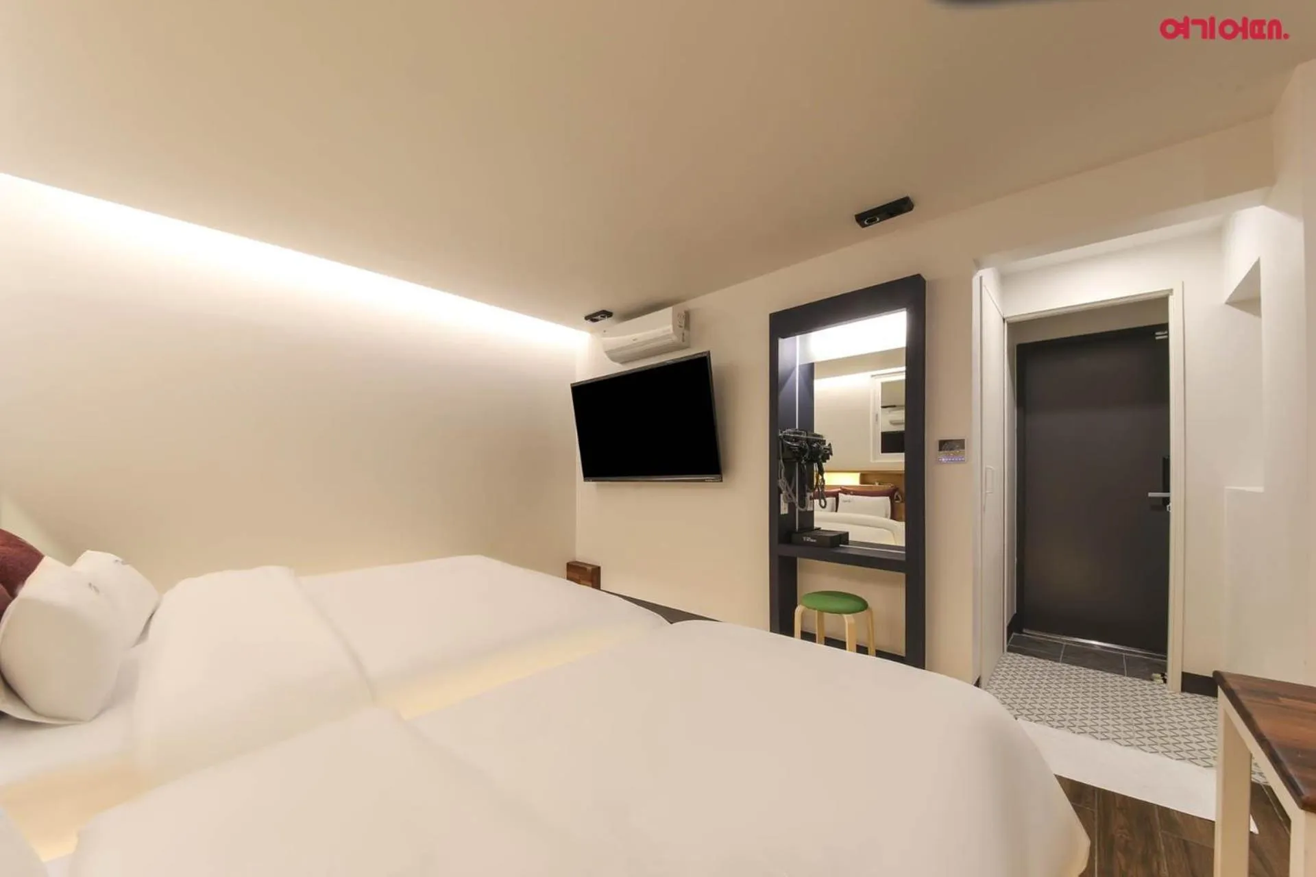 Bed in Hotel Yeogijoa