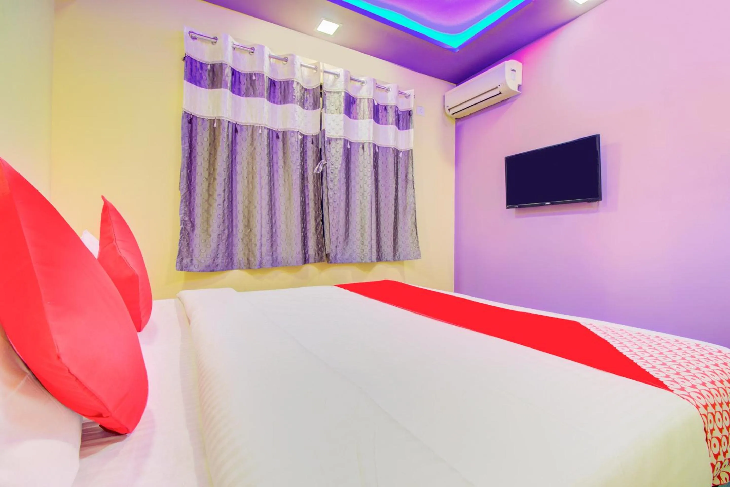 Bedroom in Hotel O by OYO Tare Farms