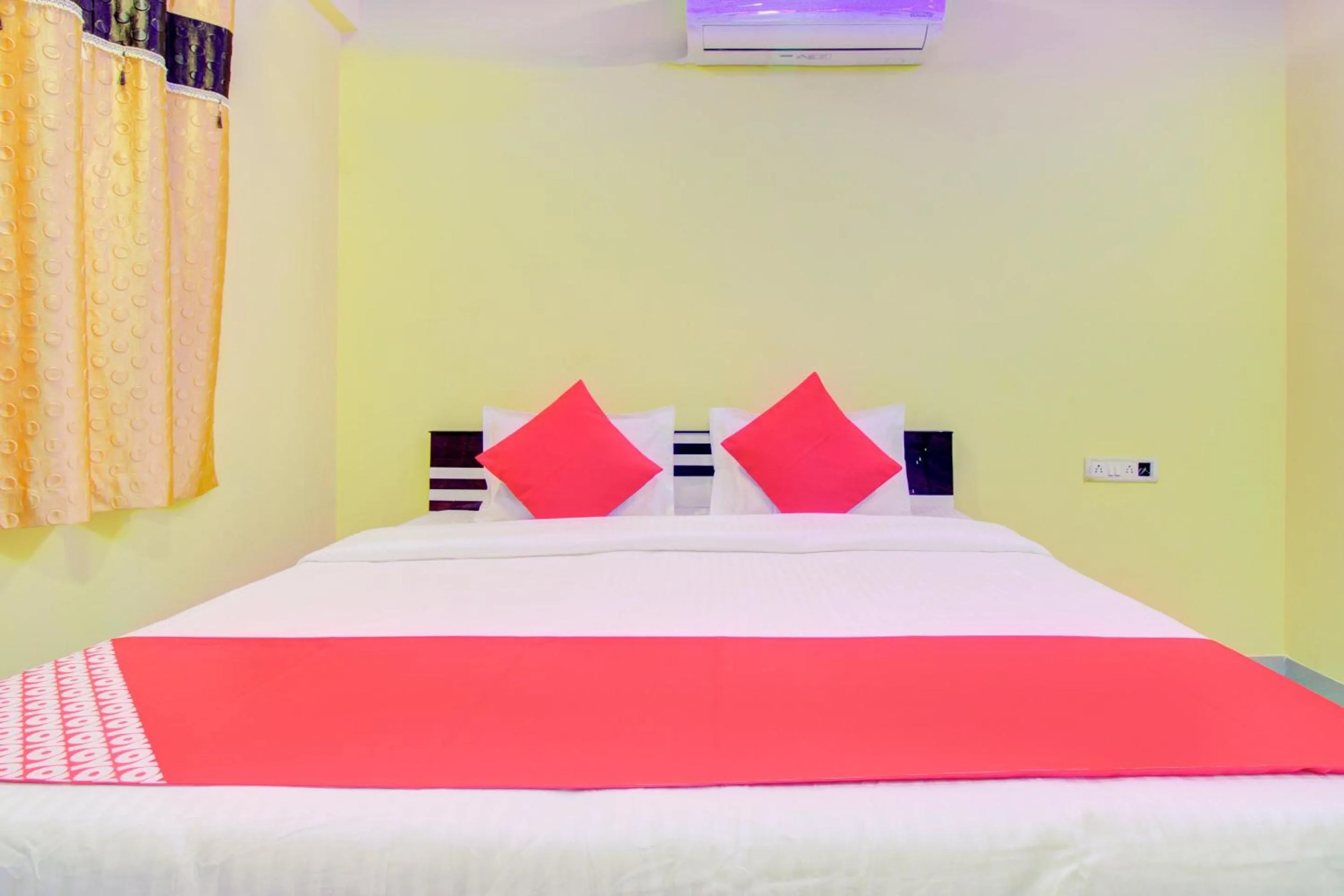 Bedroom in Hotel O by OYO Tare Farms