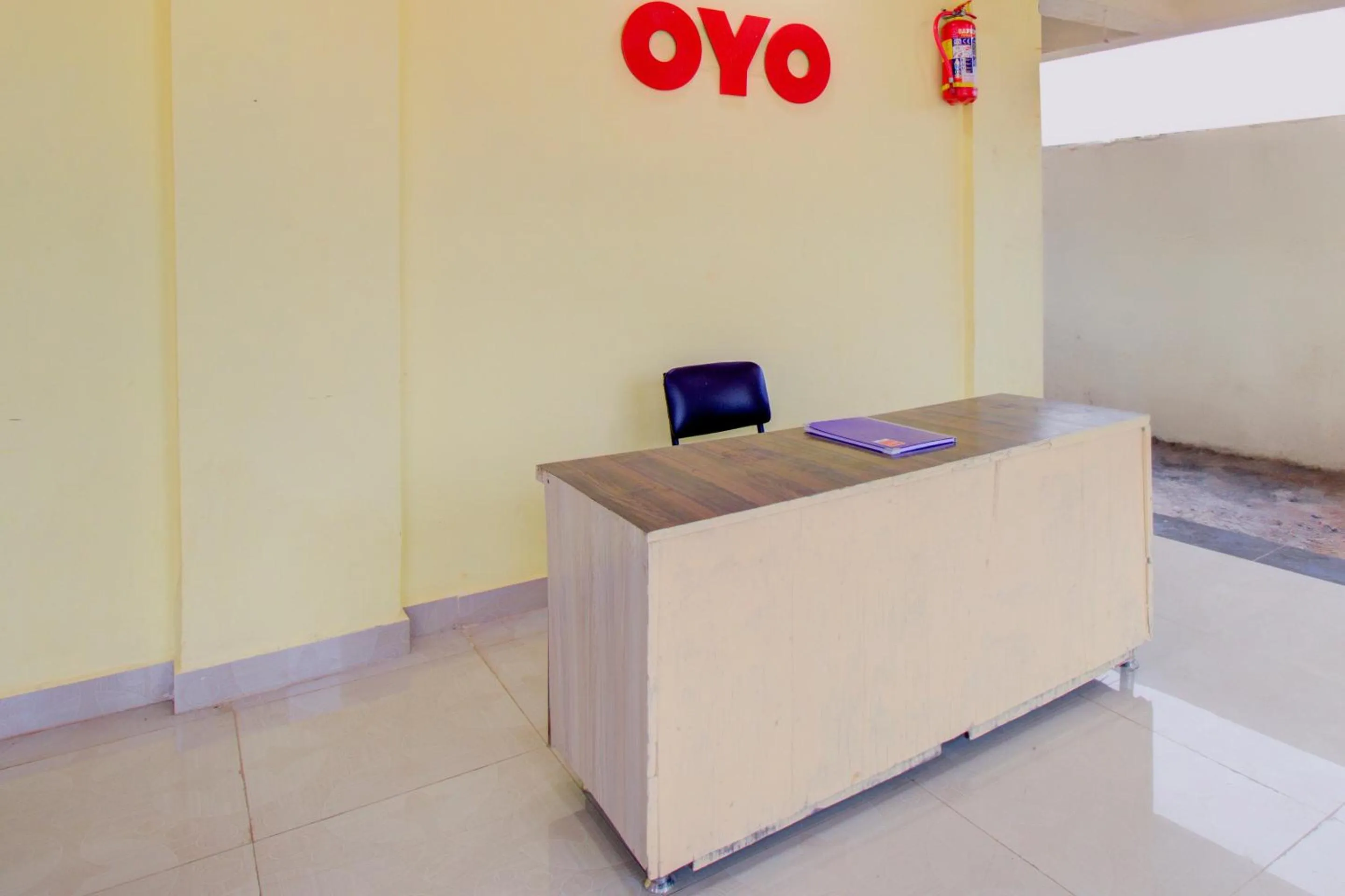 Lobby or reception in Hotel O by OYO Tare Farms